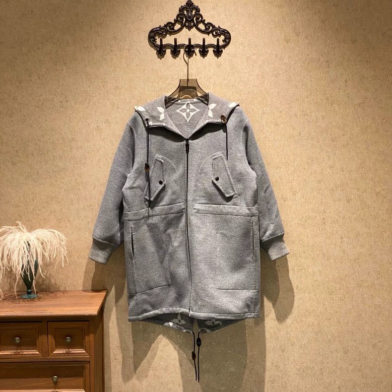 Louis Vuitton Louis Vuitton Grey presbyopic full-print double-sided hood Size XXS / US 00 / IT 34 - 2 Thumbnail