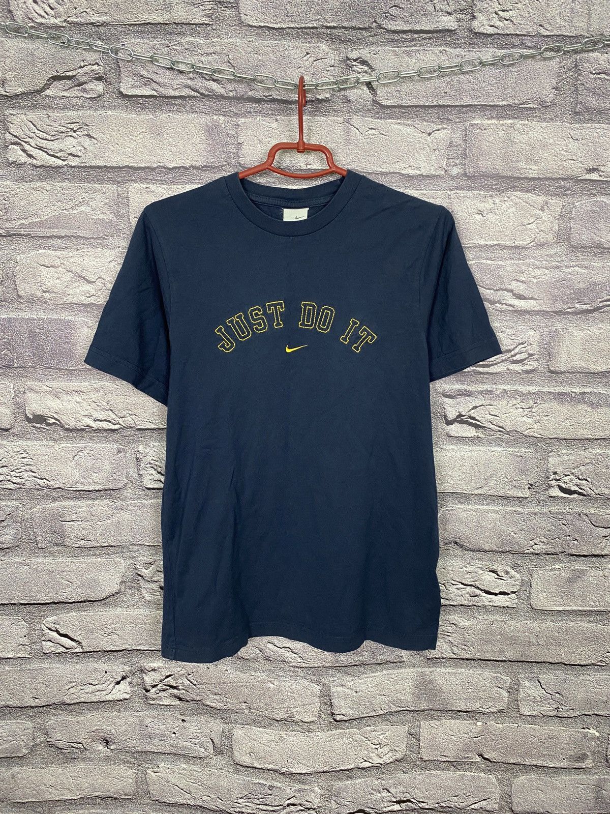 Vintage Vintage rare big logo T-shirt Nike Tn acg y2k Size US S / EU 44-46 / 1 - 1 Thumbnail