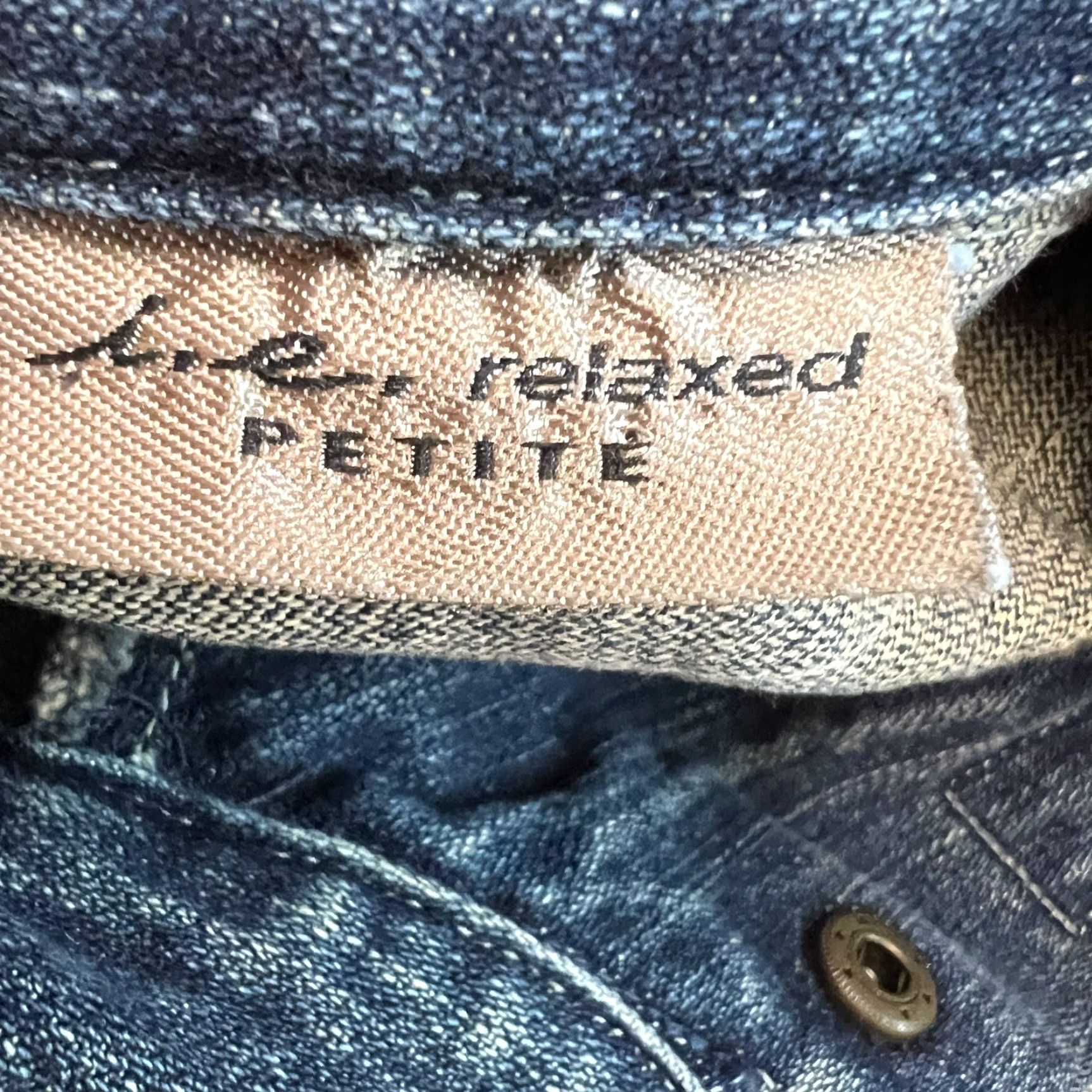 Denime i.e. Relaxed Denim Jean Jacket Women's PM Blue Hidden Snap Flap Pockets Jeans Jacket Womens PM Blue Hidden Snap Flap Pockets Size 32" / US 10 / IT 46 - 7 Thumbnail