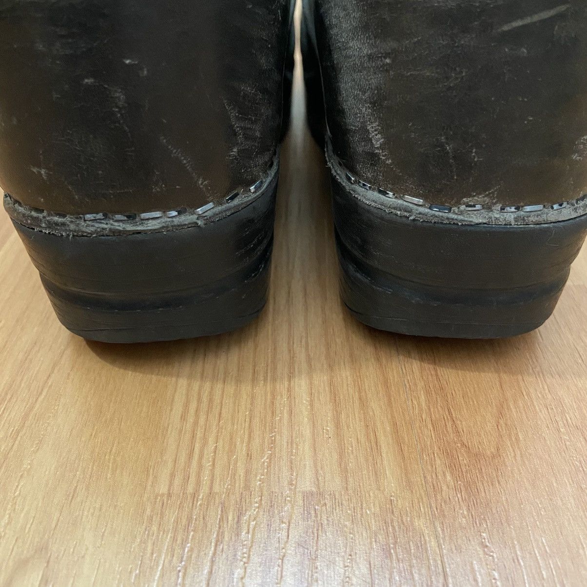 Dansko Dansko Women’s Distressed Leaf Boho Clogs Size 39 Size US 9 / IT 39 - 8 Thumbnail