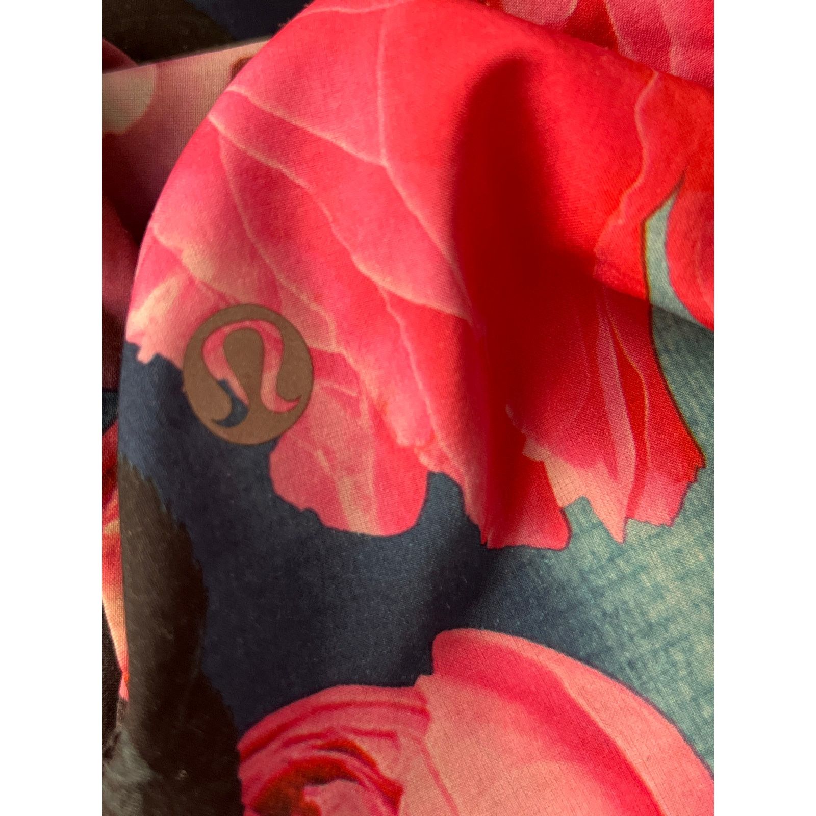 Lululemon Lululemon Lightened Up Singlet Secret Garden (pink)/ Black 6 Size S / US 4 / IT 40 - 4 Thumbnail