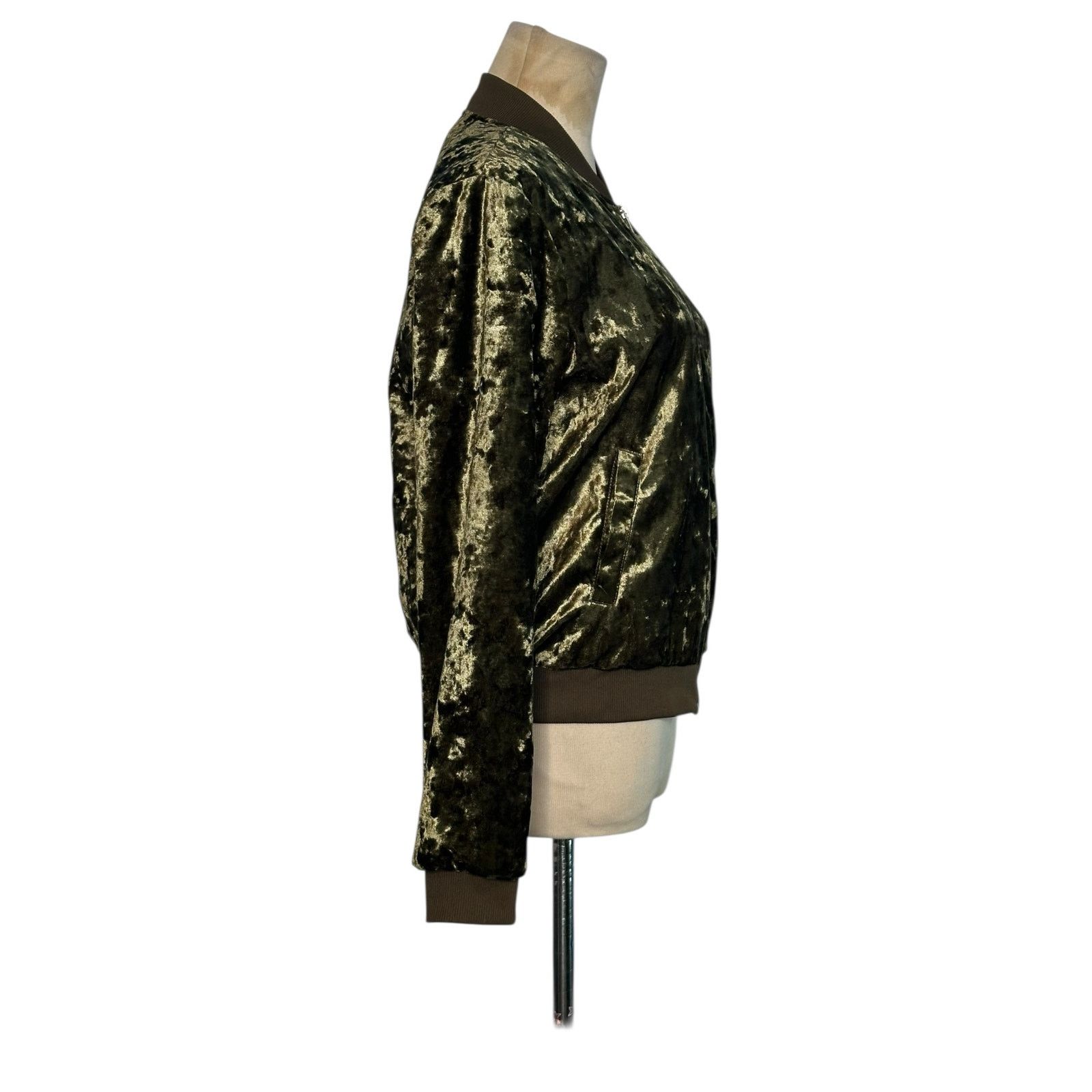 Forever 21 Forever 21 green velvet full zipper jacket size Small Size S / US 4 / IT 40 - 10 Thumbnail