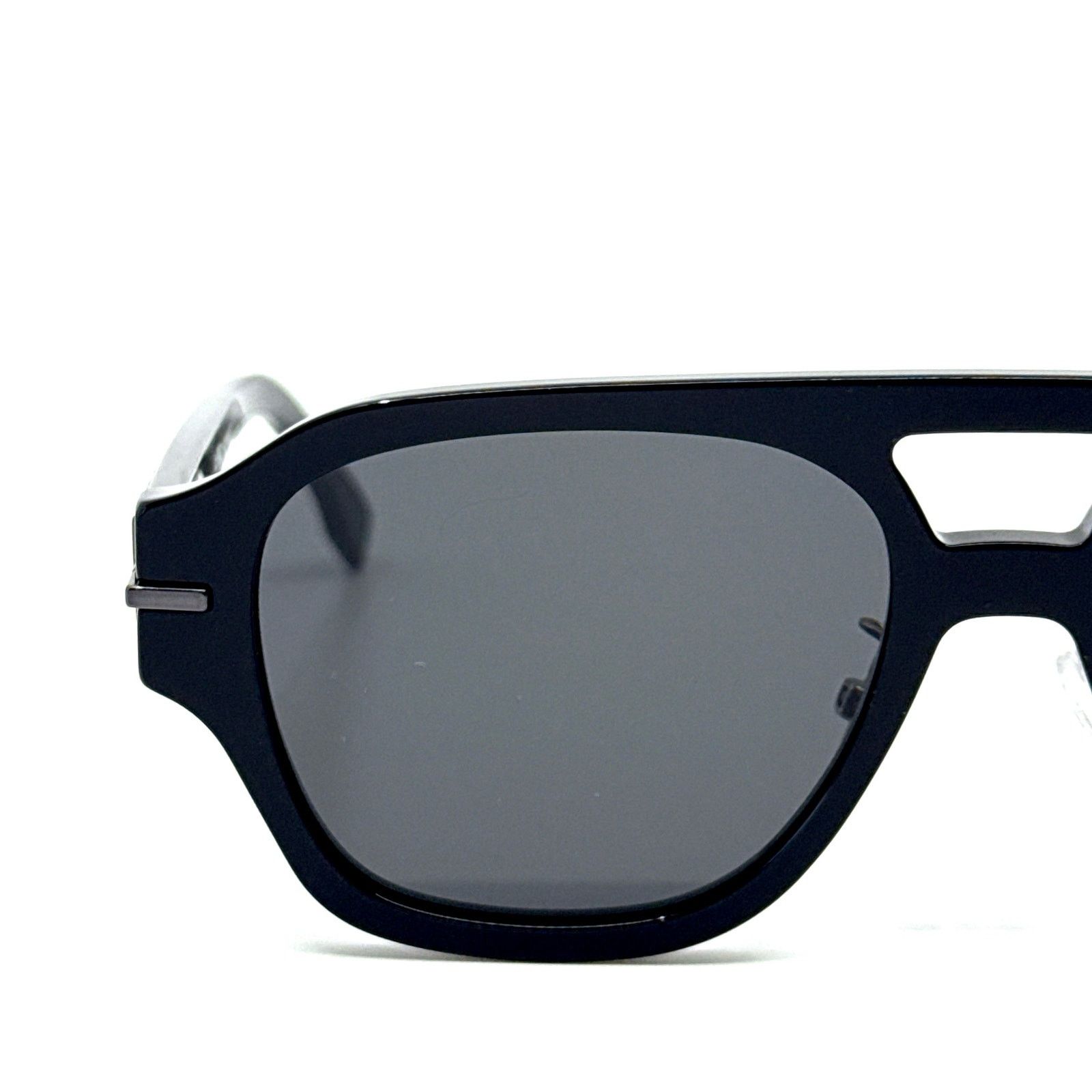 Fendi NEW!!! FENDI Sunglasses FE40130F 01A Authentic Size ONE SIZE - 4 Thumbnail