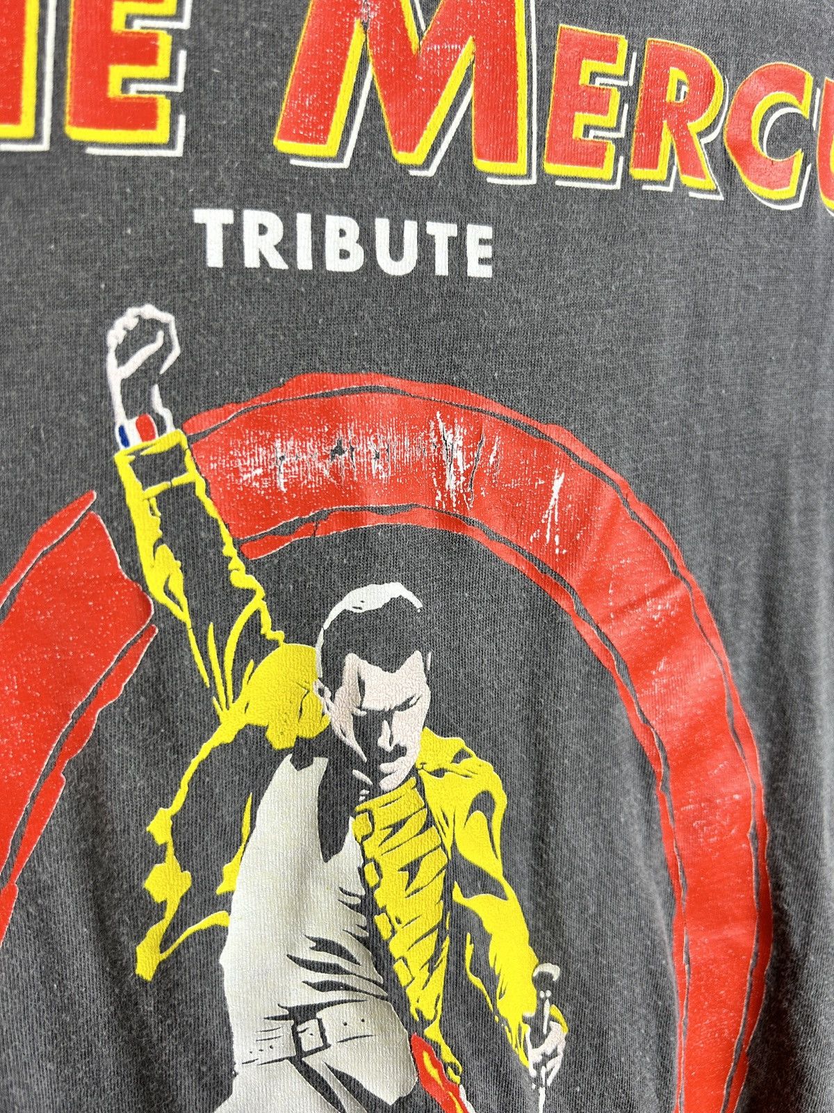 Band Tees 90s Vintage The Freddie Mercury 1992 Tribute Aids Faded Tee Size US L / EU 52-54 / 3 - 3 Thumbnail