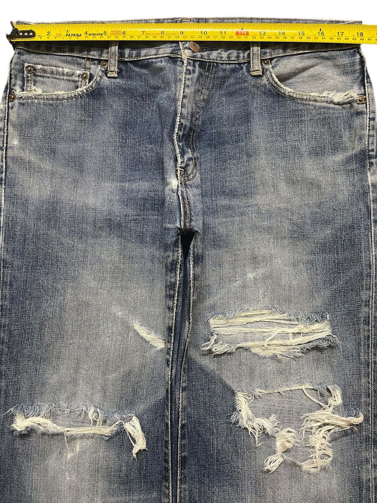 Uniqlo Vintage Uniqlo Blue Faded Wash Distressed Destroy Baggy Jean Size US 36 / EU 52 - 11 Thumbnail