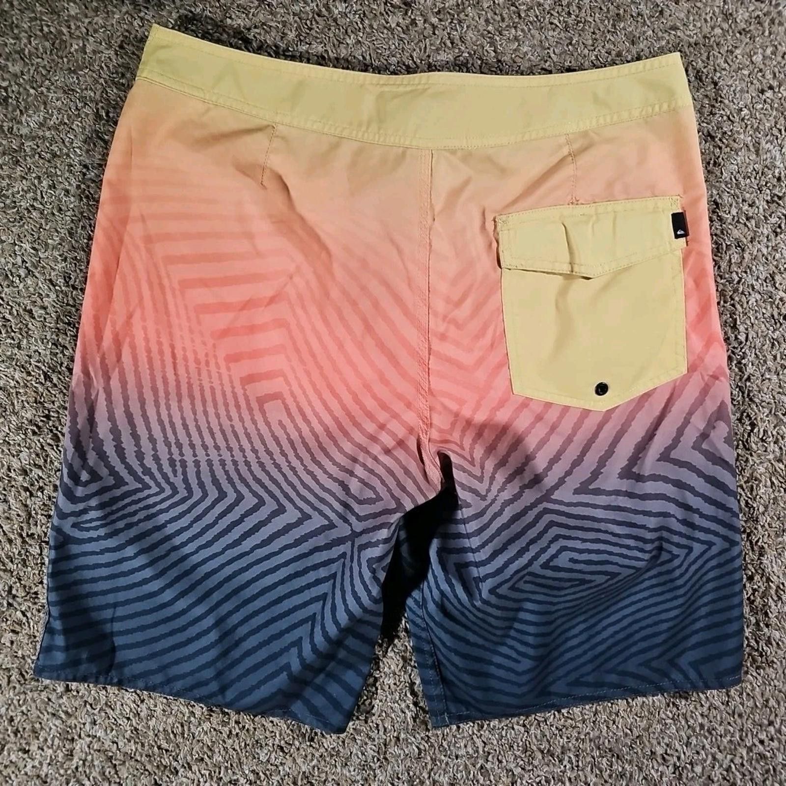Quiksilver Quiksilver Sz 32 Board Shorts Size US 32 / EU 48 - 5 Thumbnail