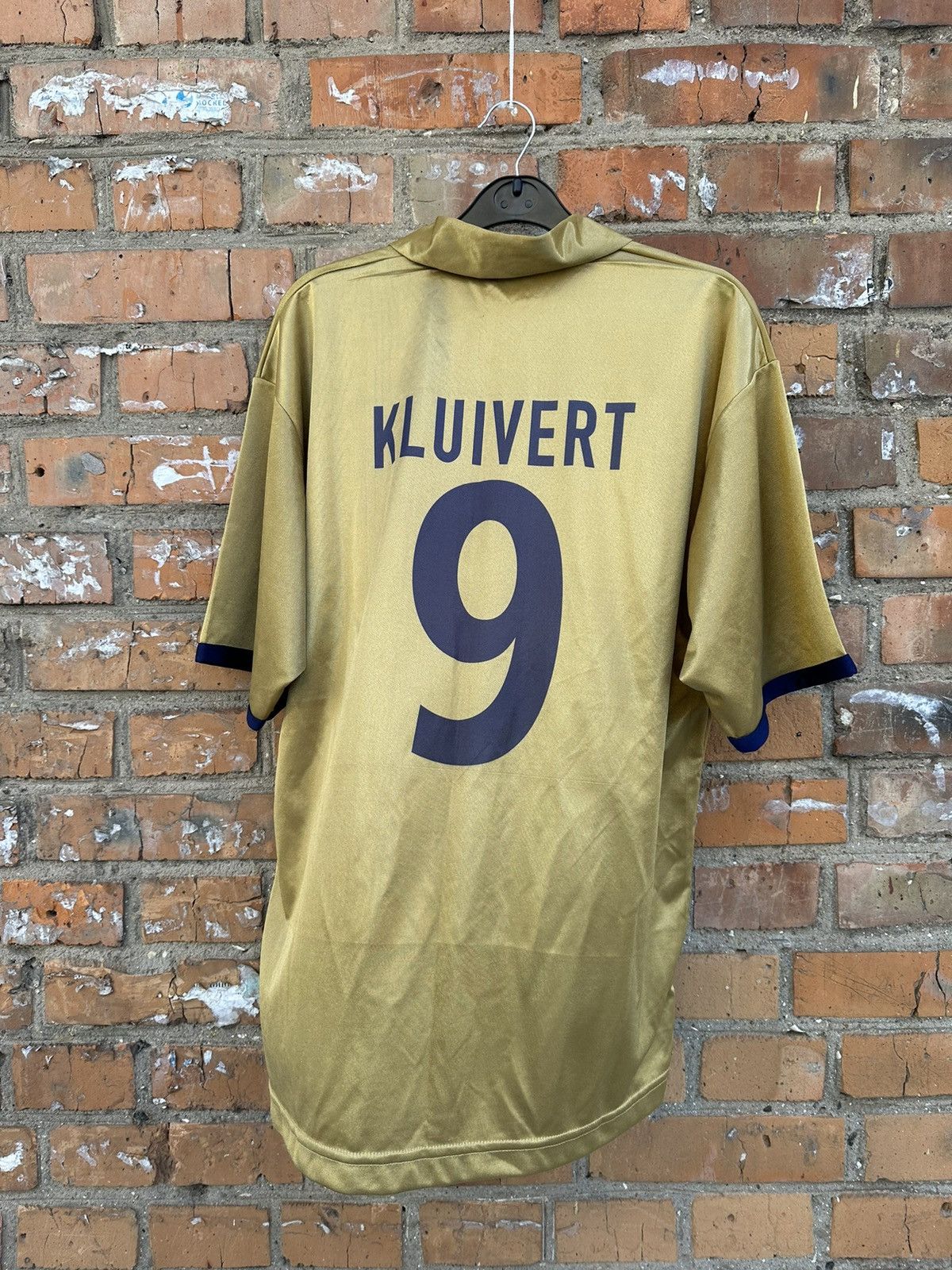 Other Barcelona jersey 2001/2002 Kluivert #9 Size US L / EU 52-54 / 3 - 7 Thumbnail