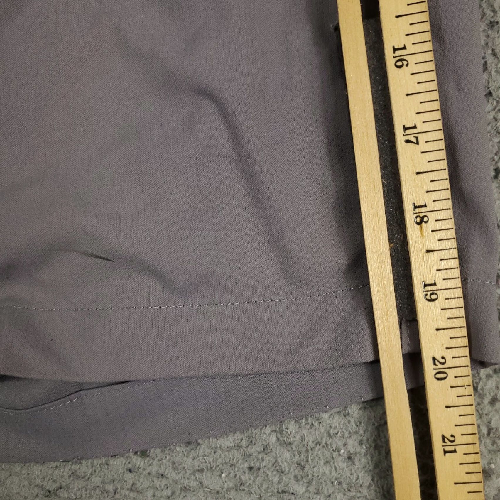 Under Armour Under Armour Shorts Mens 38 Gray Casual Flat Front Chino Shorts Size US 38 / EU 54 - 5 Thumbnail