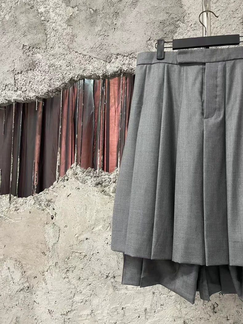 Thom Browne Thom browne Pleated skirt 2503-Nextarrow Size 25" / US 0 / IT 36 - 3 Thumbnail