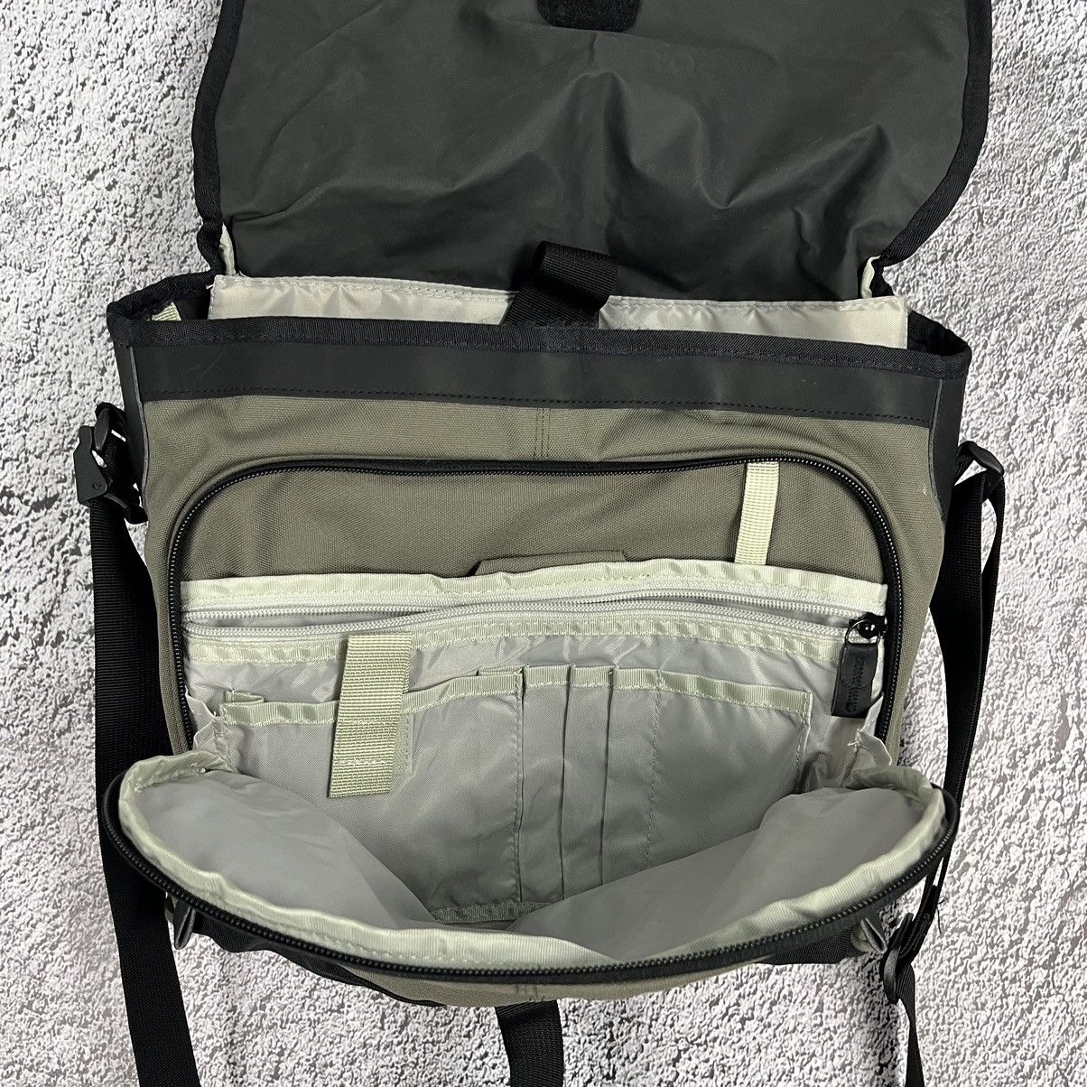 Nike × Vintage Nike Vintage 00’s Centre Swoosh Crossbody Messenger Bag Size ONE SIZE - 7 Thumbnail