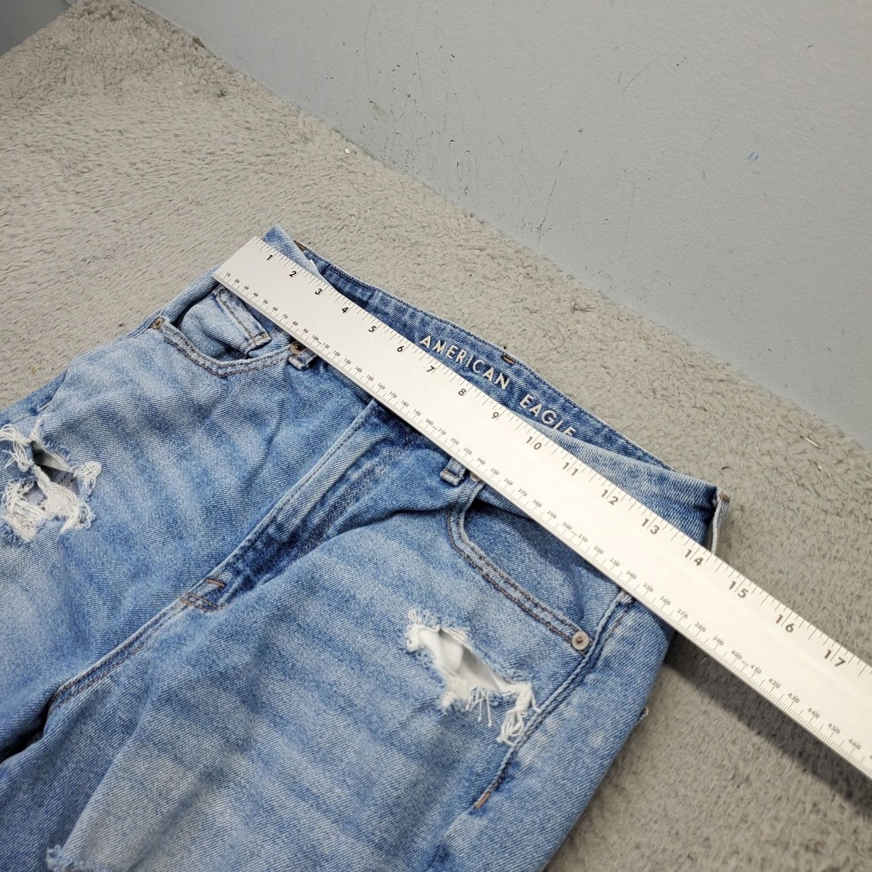 American Eagle Outfitters American Eagle Outfitters Jeans Womens Size 6 Blue Denim Straight 5-Pocket Regular Waist 29.5 Inseam Flat Front Ripped Size 28" / US 6 / IT 42 - 3 Thumbnail