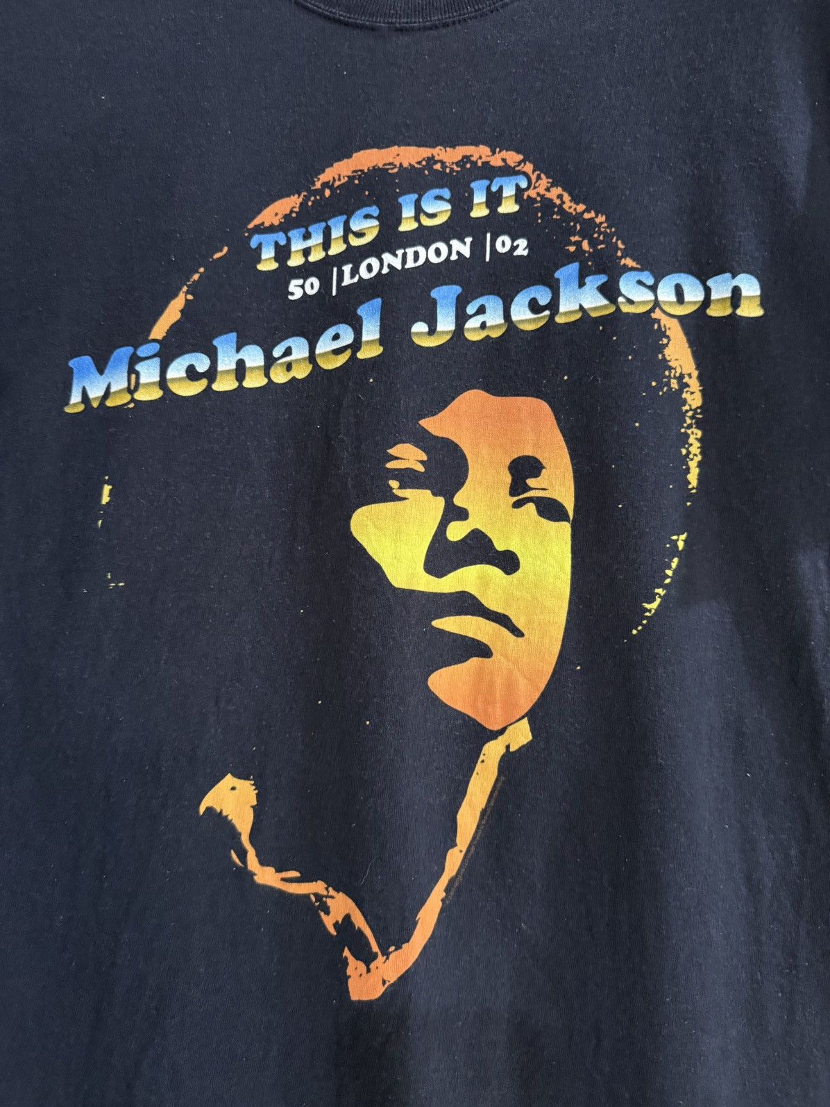 Band Tees Vintage Michael Jackson This Is It London Faded Tee Size US M / EU 48-50 / 2 - 2 Thumbnail
