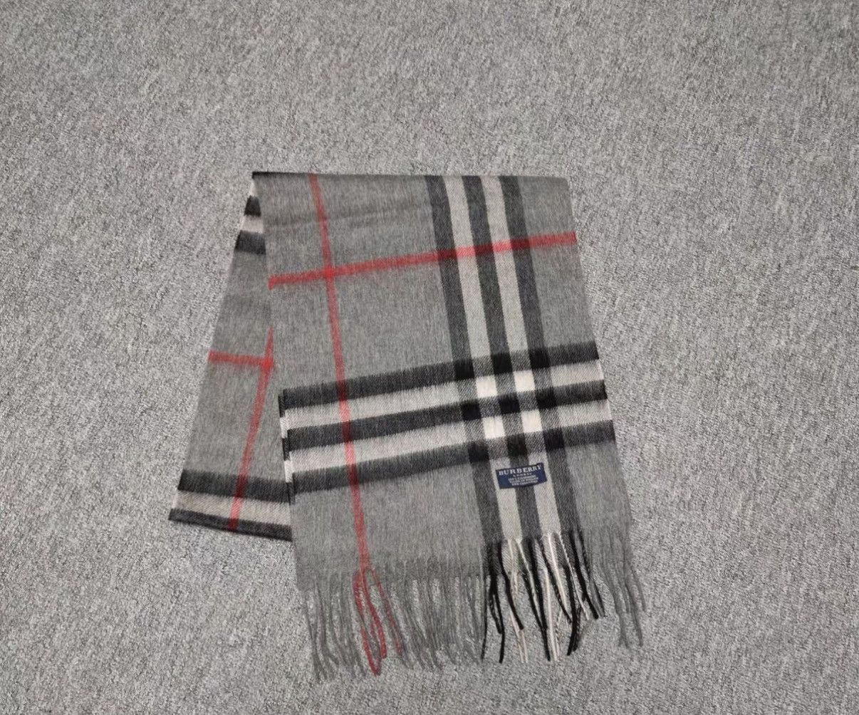 Burberry Burberry Vintage Check Cashmere Scarf J16 Size ONE SIZE - 1 Thumbnail