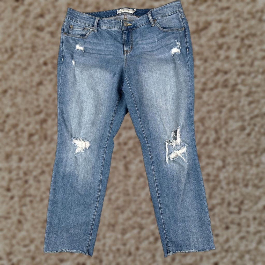 Torrid Torrid Jeans Women 16 Blue Denim Crop Straight Leg Distressed Cotton Blend 36x27 Jeans Adult Regular Blue Distressed 90s? Size 38" / US 16 / IT 52 - 1 Thumbnail