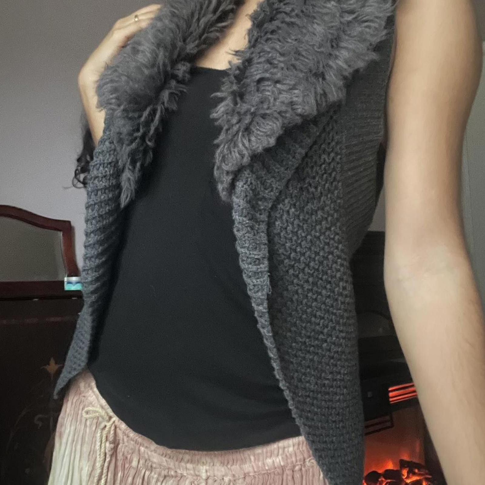 Other Grey faux fur vest with a touch of whimsy #fairycore Size L / US 10 / IT 46 - 4 Thumbnail