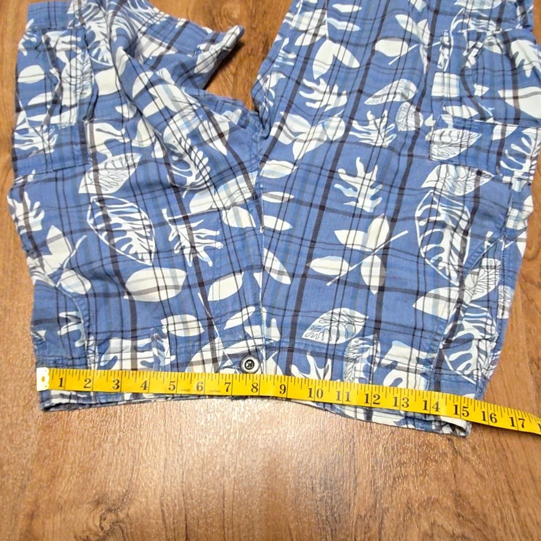 Other Plugg Cargo Shorts Blue Floral Plaid Pattern 34 Mens Shorts Size US 34 / EU 50 - 9 Thumbnail