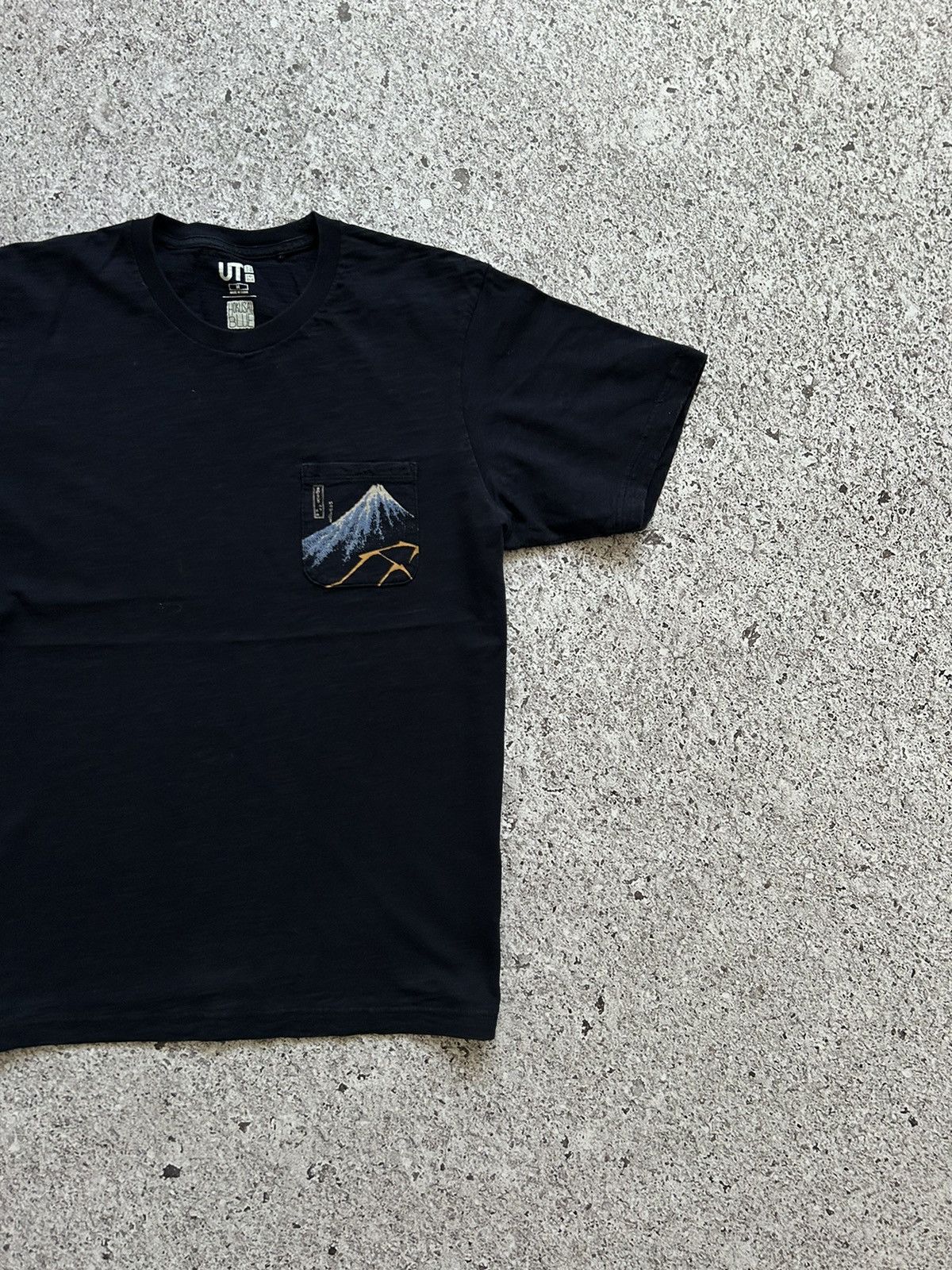 Japanese Brand × Uniqlo Uniqlo Hokusai Blue Japanese Brand Art T-Shirt Size US M / EU 48-50 / 2 - 3 Thumbnail
