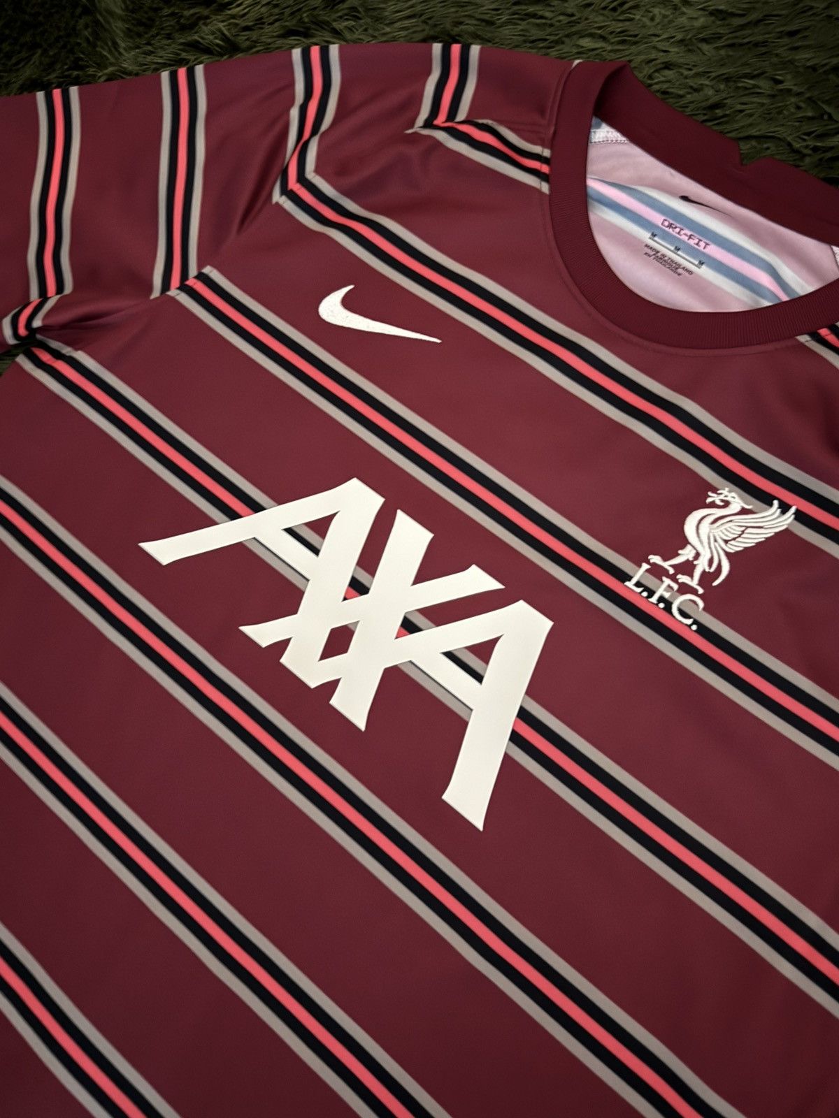 Nike [M] Nike Liverpool FC Stripe Short Sleeve Jersey Uniform Size US M / EU 48-50 / 2 - 2 Thumbnail