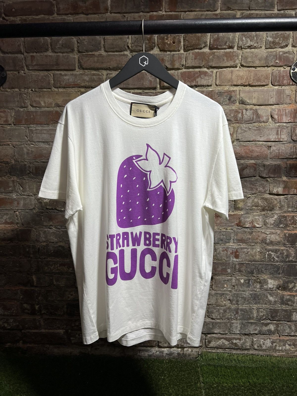 GUCCI ストロベリー Tシャツ 専用】GUCCI ストロベリーTシャツ オフホワイト サイズXS