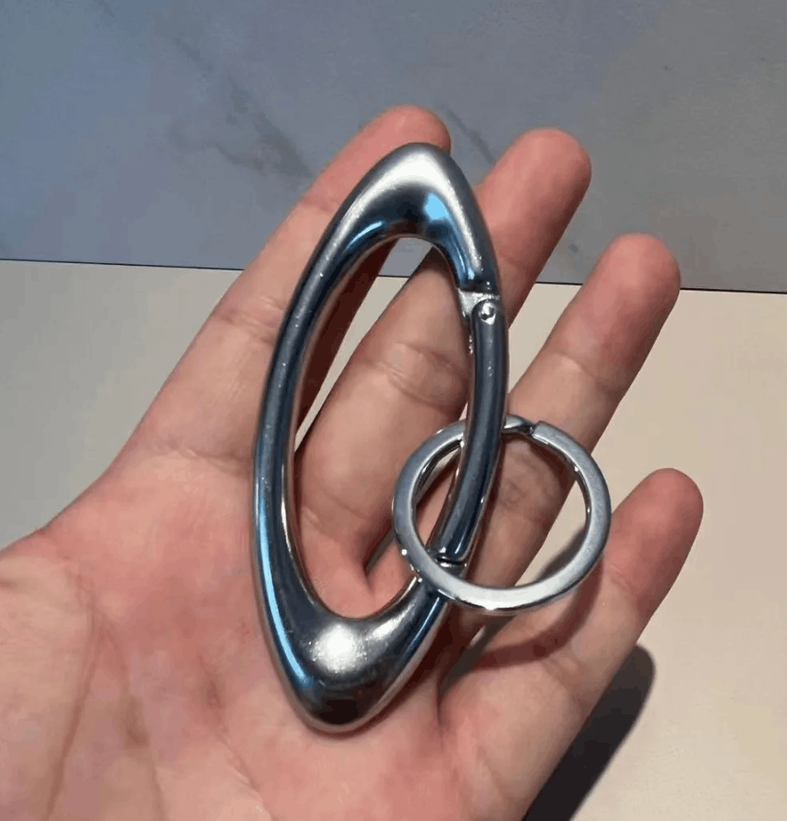 Vintage Y2k Silver Keychain Essential Icon Carabiner Size ONE SIZE - 7 Thumbnail