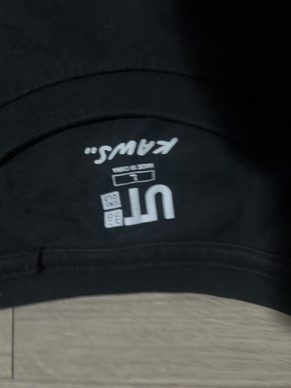 Kaws × Uniqlo Kaws x Uniqlo 2019 Collab Size US L / EU 52-54 / 3 - 2 Thumbnail