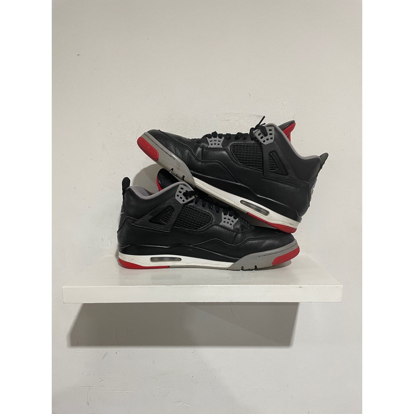Nike JORDAN 4 RETRO BRED REIMAGINED SIZE 12.5 PREOWNED Size US 12.5 / EU 45-46 - 2 Thumbnail