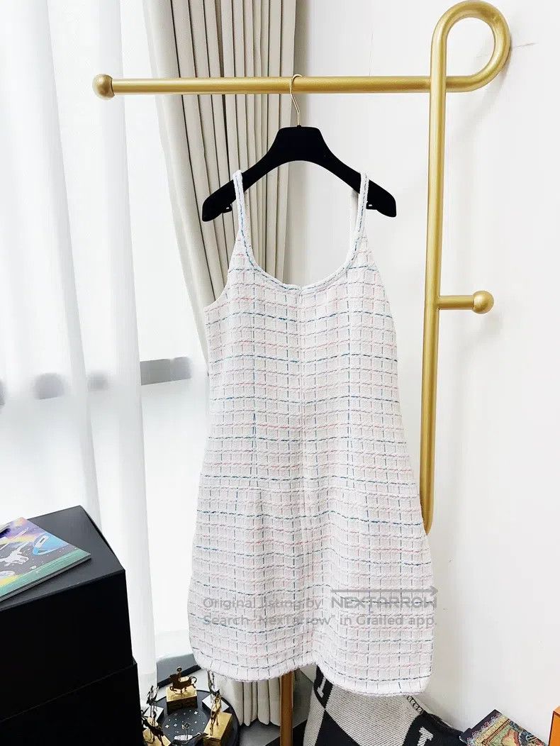 Chanel Chanel 22S white colour plaid front short back long strap Size S / US 4 / IT 40 - 3 Thumbnail