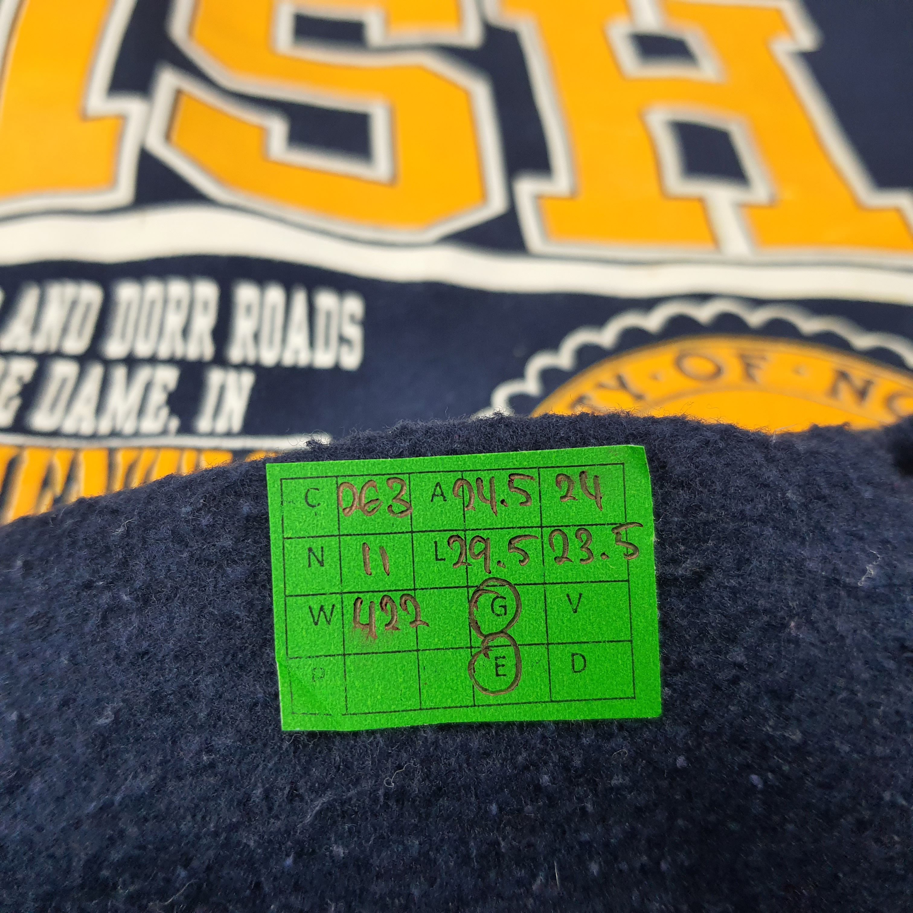 Vintage Vintage Notre Dame Fighting IRISH Football C263N11 Size US L / EU 52-54 / 3 - 6 Thumbnail
