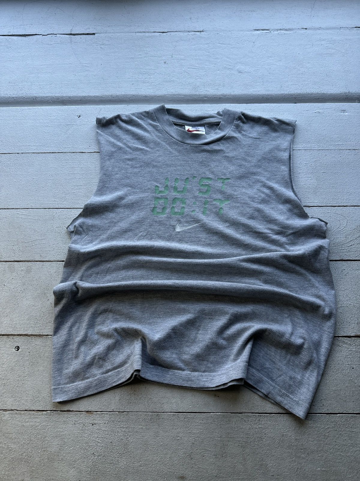 Vintage 🚨NIKE Y2K BIG LOGO vintage tank top Tshirt SWOOSH RARE Size US S / EU 44-46 / 1 - 1 Thumbnail