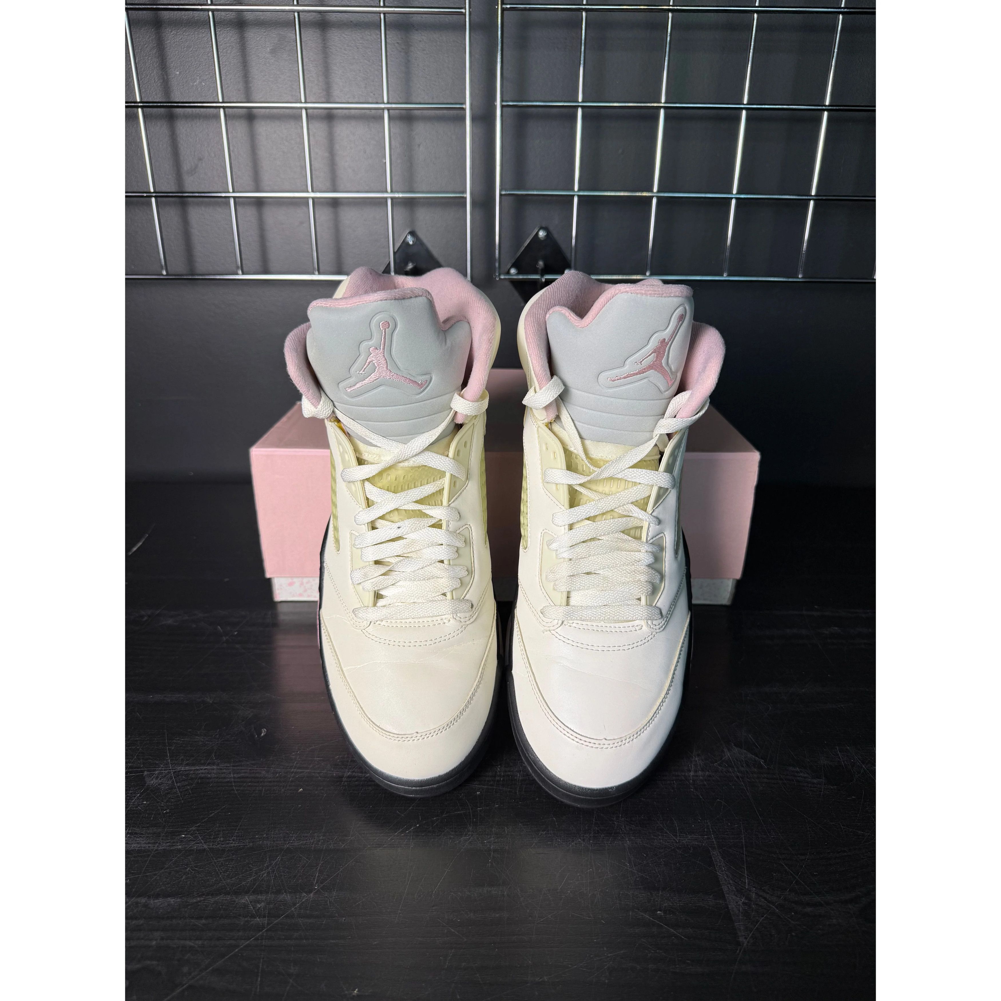 Jordan Brand Air Jordan 5 Retro "Medium Soft Pink" **PRE-OWNED** Size US 13 / EU 46 - 3 Thumbnail