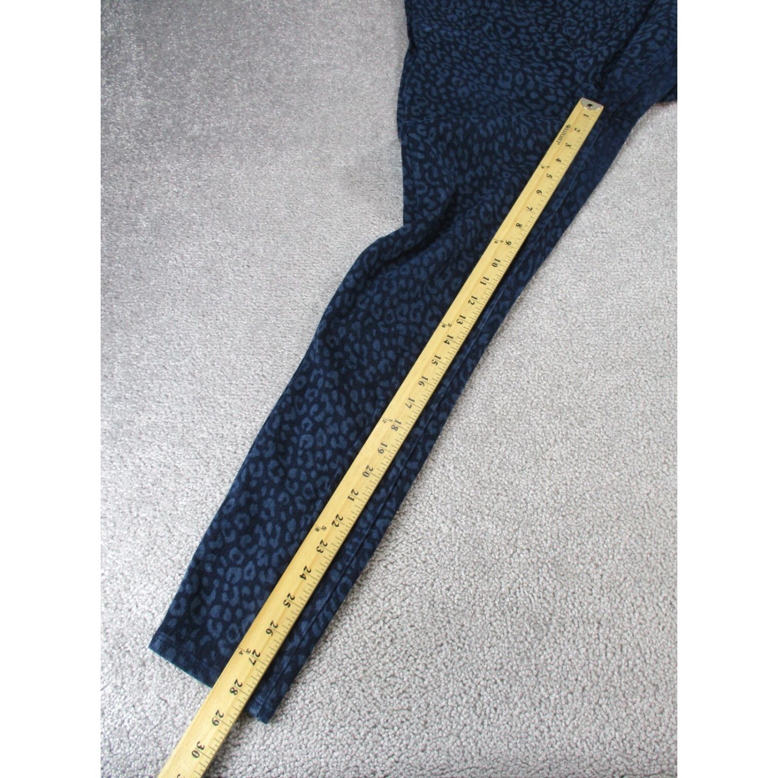 Spanx VINTAGE Spanx Jeggings Womens Medium Dark Blue Leopard Print Stretch Denim Animal Pattern 2010s Womens Size 32" / US 10 / IT 46 - 3 Thumbnail