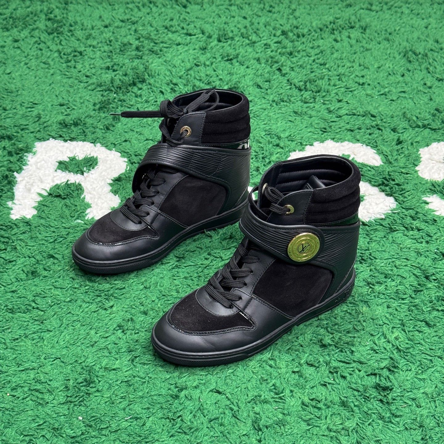 Louis Vuitton Louis Vuitton Retro Black Hitop Sneakers us_7 Women Size US 7 / IT 37 - 1 Thumbnail