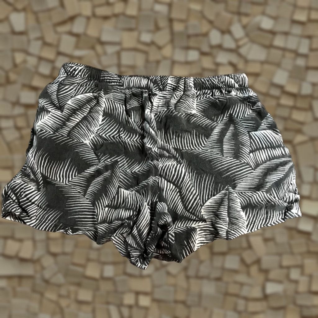 Gap Gap Shorts Women M Black Leaves Lounge Drawstring Sleep Shorts Size ONE SIZE - 1 Thumbnail