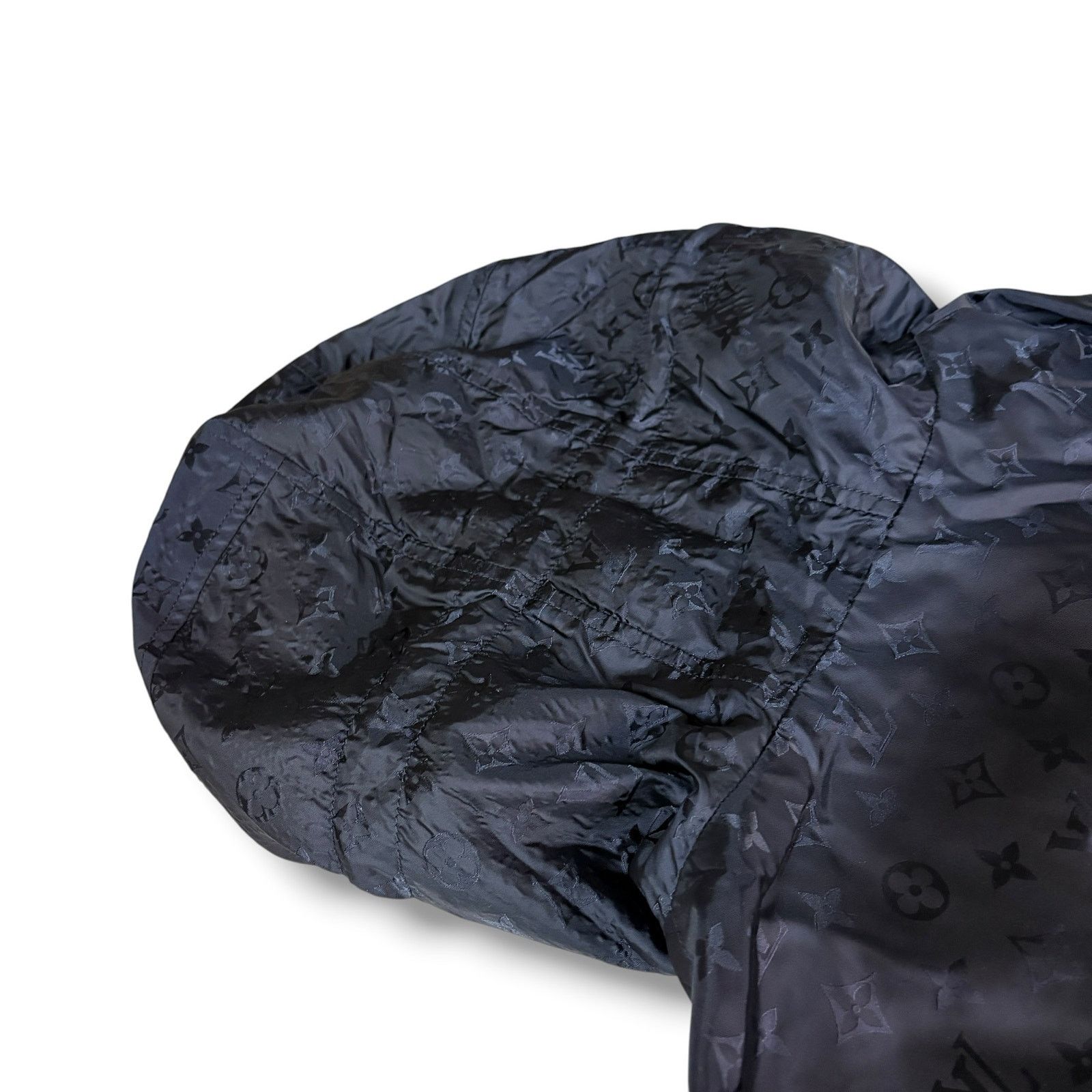 Louis Vuitton Louis Vuitton Monogram Reversible Windbreaker in navy | LV50 Size US M / EU 48-50 / 2 - 12 Thumbnail