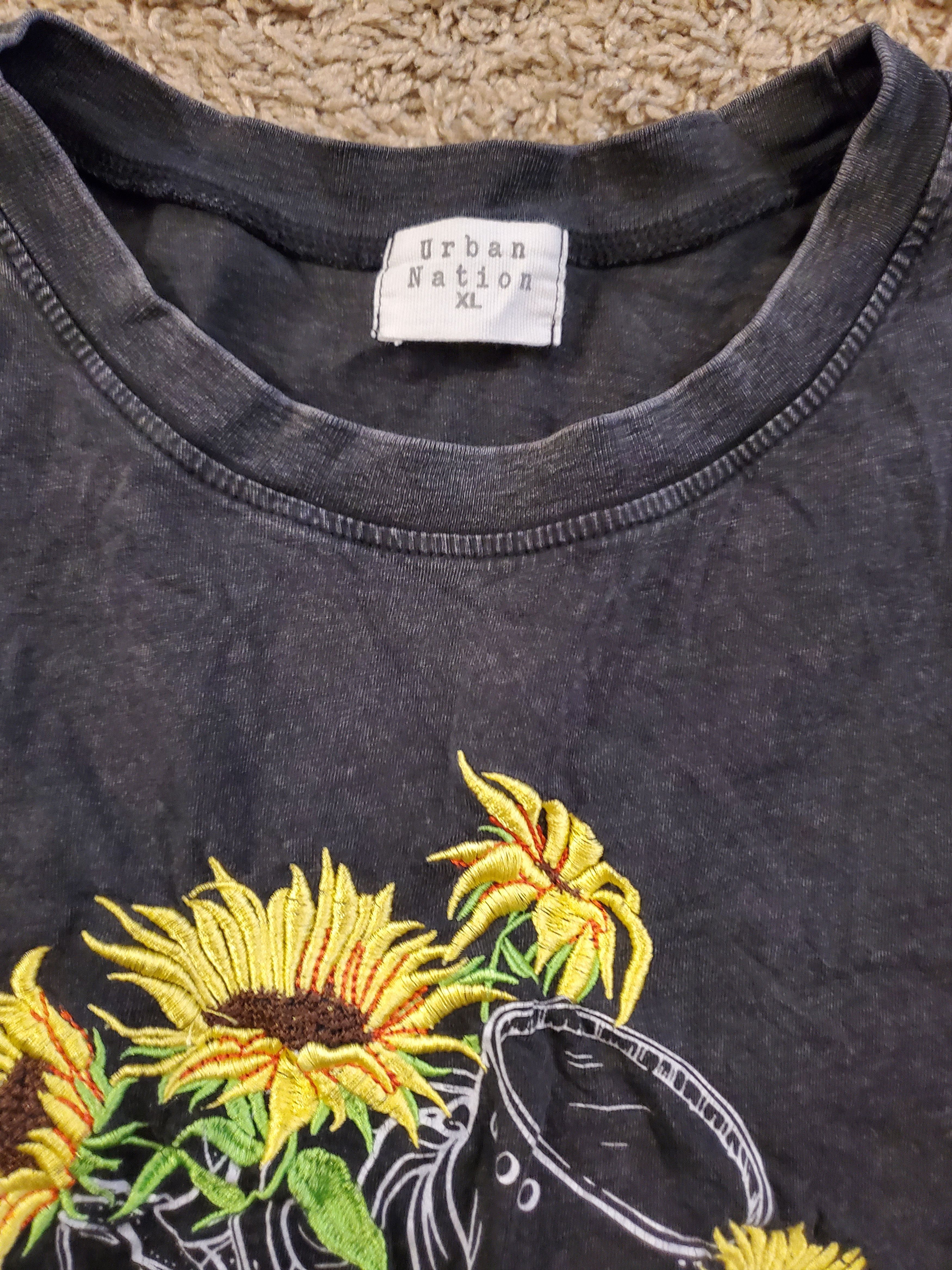 Other Crop top w/ embroidered sunflowers + western design Size XL / US 12-14 / IT 48-50 - 2 Thumbnail