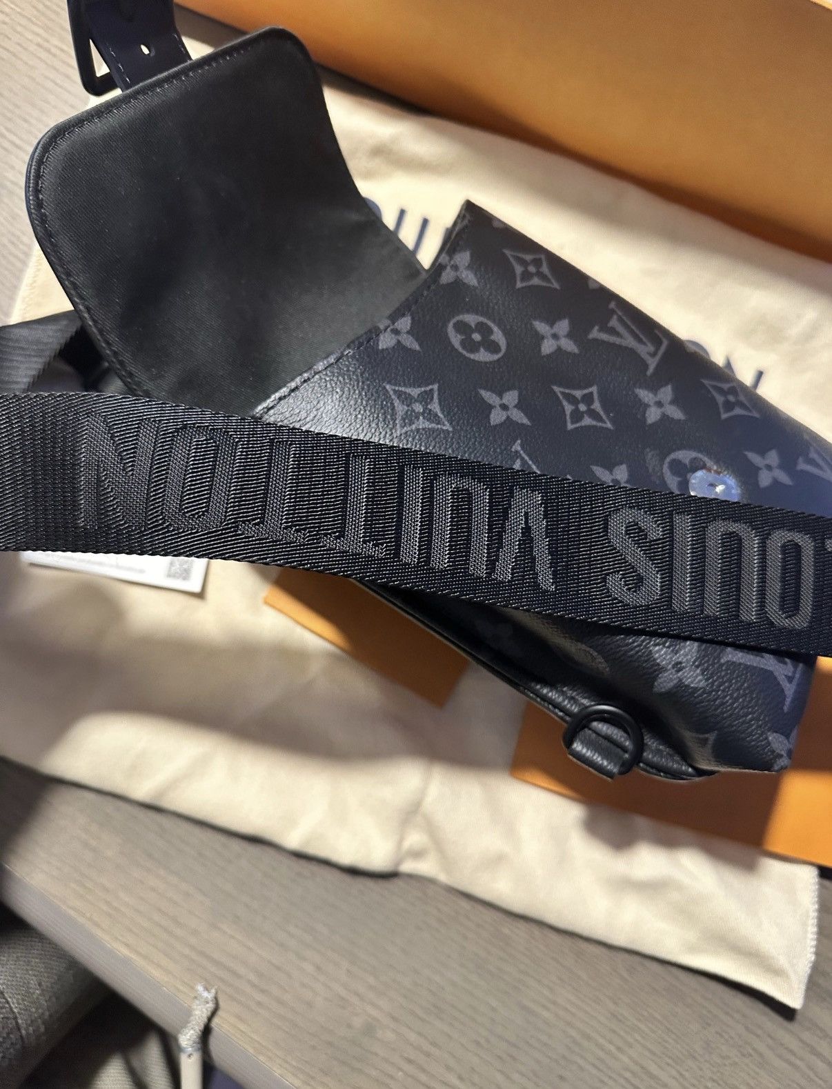 Louis Vuitton Louis vuitton saumur sling bad Size ONE SIZE - 6 Thumbnail