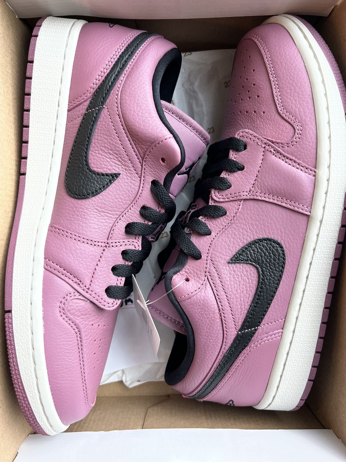Jordan Brand Nike Air Jordan 1 Low Light Mulberry size 11w 9.5m Size US 11 / IT 41 - 10 Thumbnail
