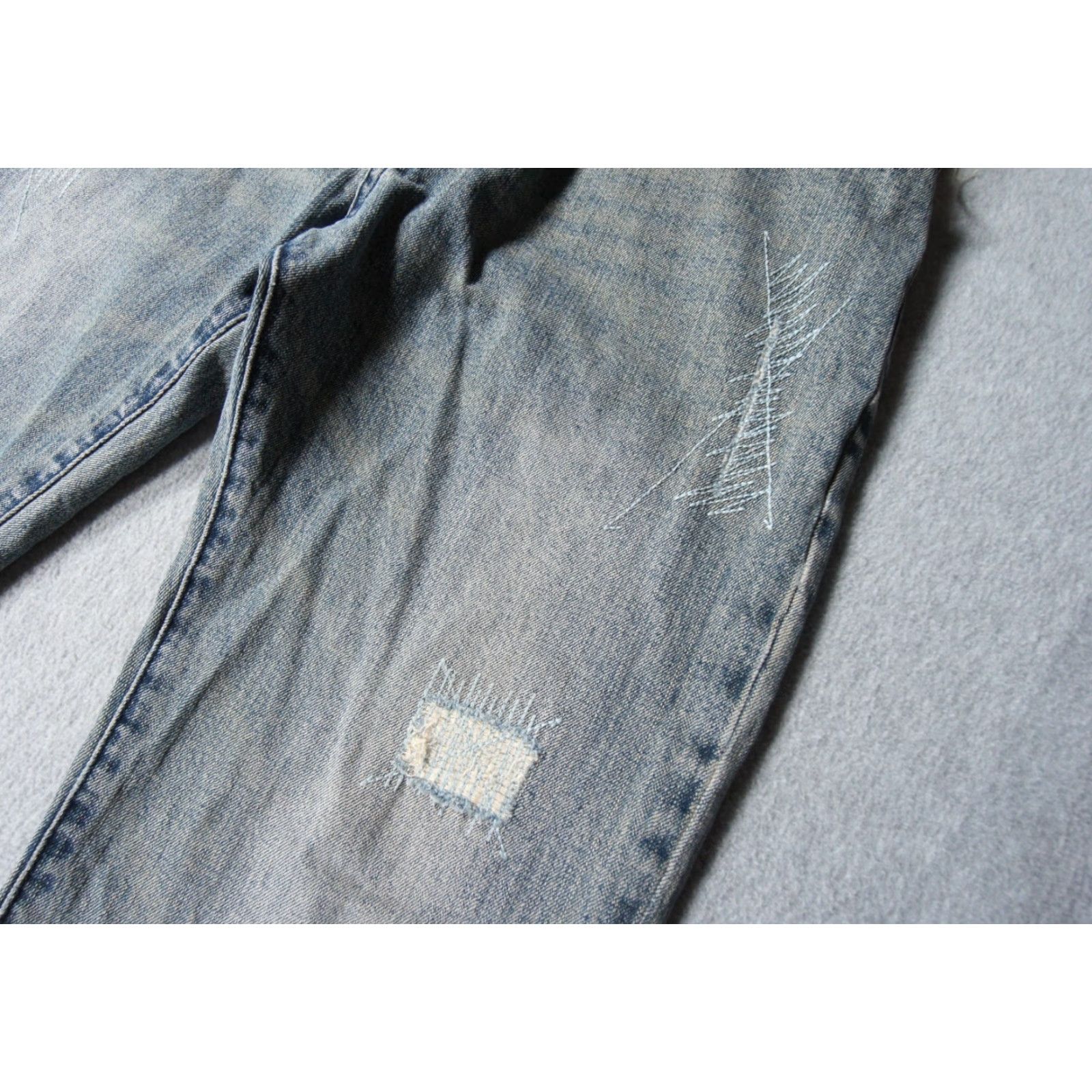 Denime Fox Jeans Mens 31 Blue Denim Regular 5-Pocket Distressed Button Fly N/A Missing one button - See image Size US 31 - 4 Thumbnail