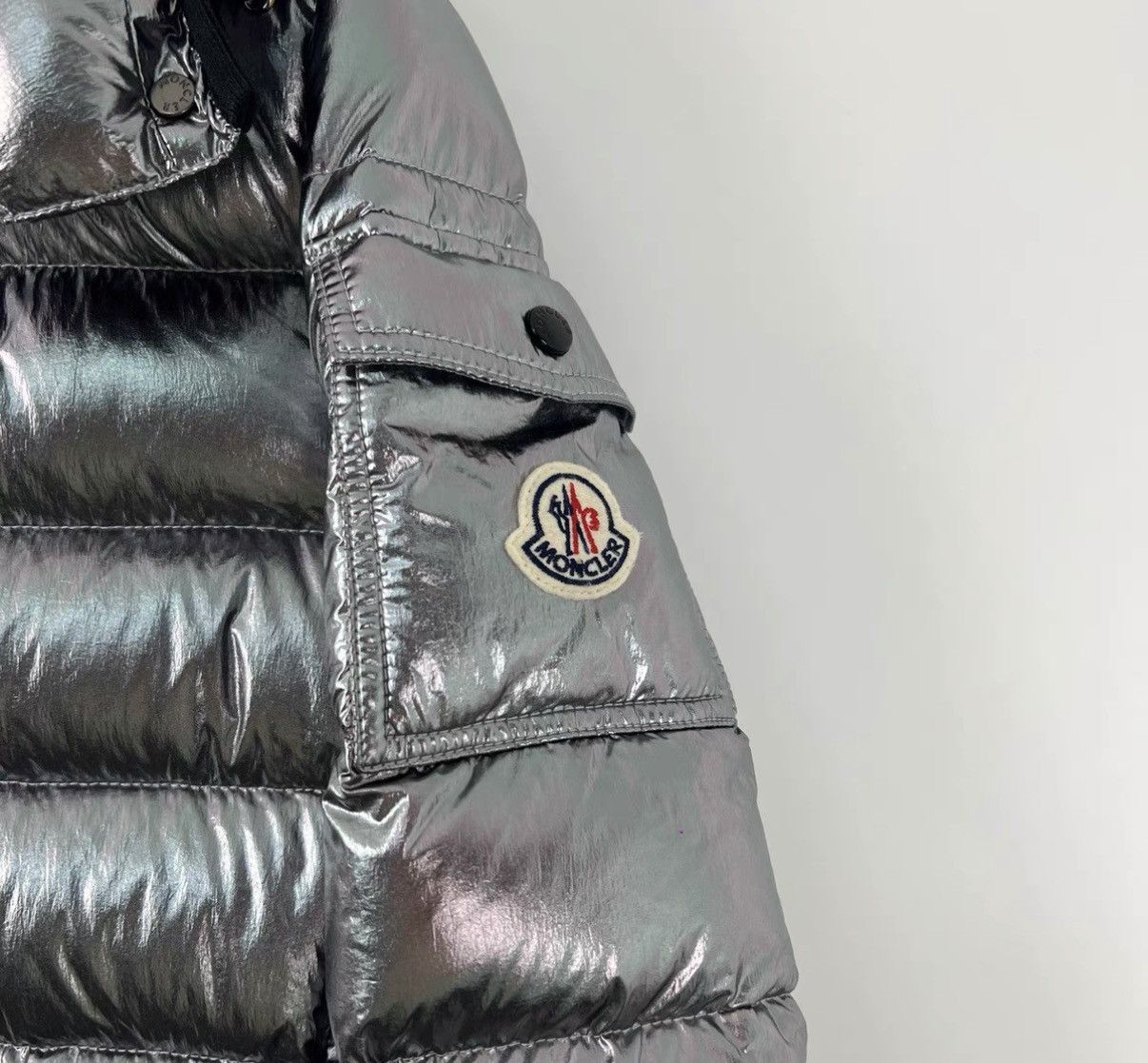 Moncler Moncler / Bady Silver Logo Shiny Down Jacket K12 Size XS / US 0-2 / IT 36-38 - 3 Thumbnail