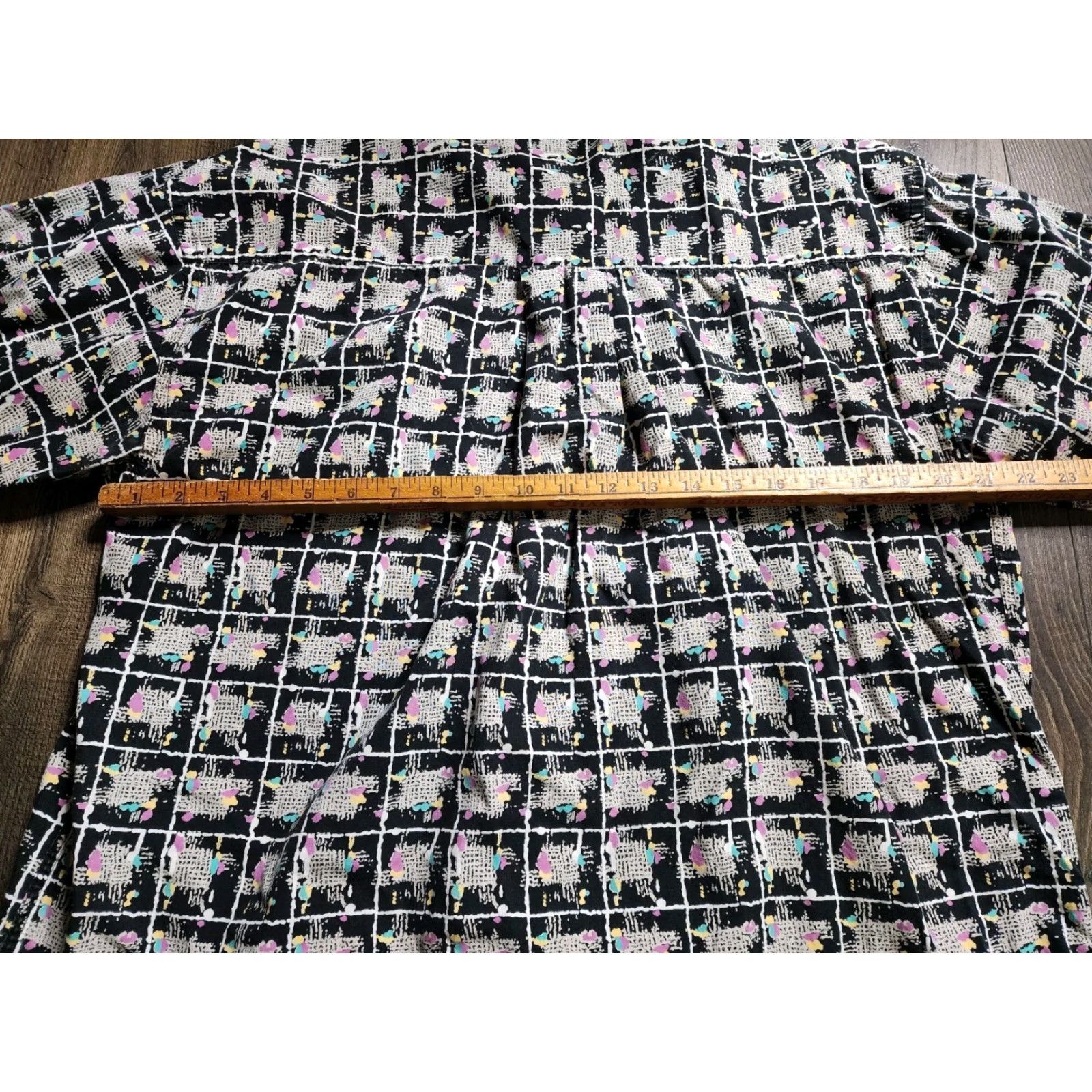 Vintage VINTAGE J.T. BECKETT 90s Geometric Short Sleeve Button Down Shirt Adult Large Black Mens Size US L / EU 52-54 / 3 - 3 Thumbnail