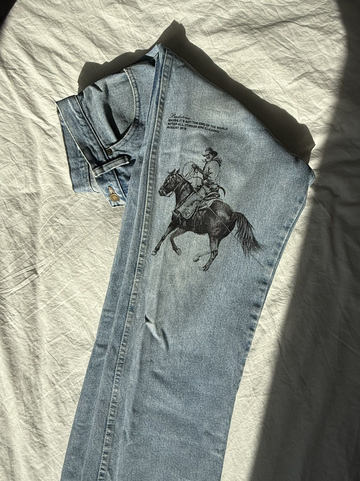 Wrangler Wrangler Cowboy Print Light Wash Regular Fit Jeans Size US 32 / EU 48 - 1 Thumbnail