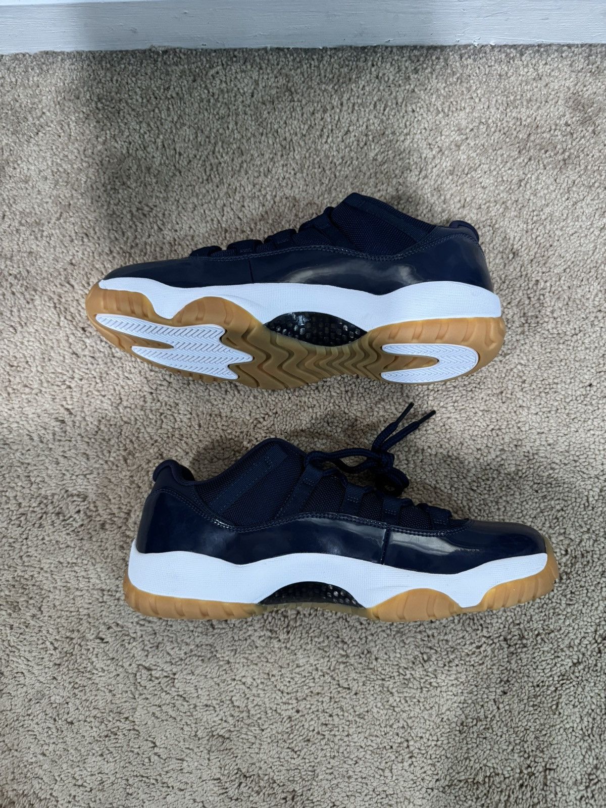 Jordan Brand Jordan 11 Low Navy Gum 2016 Size US 10 / EU 43 - 2 Thumbnail