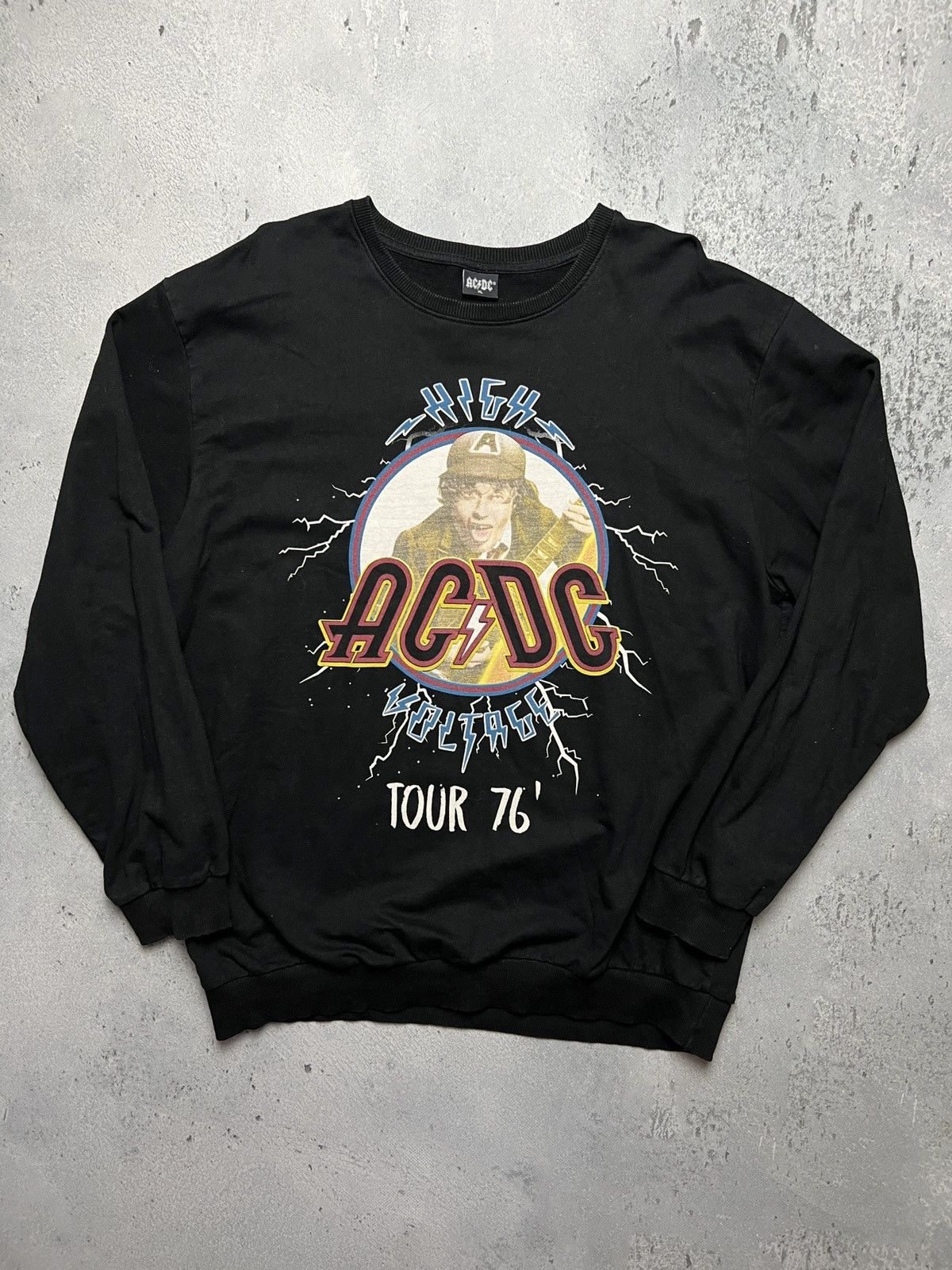Band Tees Vintage 00s AC/DC Tour ‘76 Rock Band Crewneck Sweatshirt y2k Size US XL / EU 56 / 4 - 1 Thumbnail