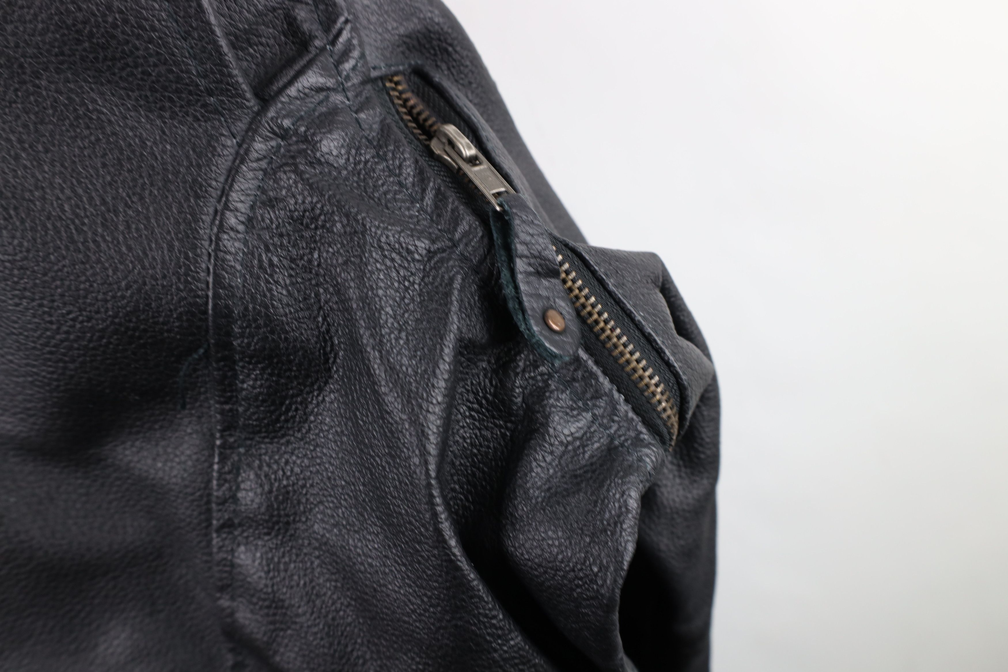 Vintage Vintage 90s Streetwear Heavyweight Leather Motorcycle Jacket Size US XXL / EU 58 / 5 - 11 Thumbnail