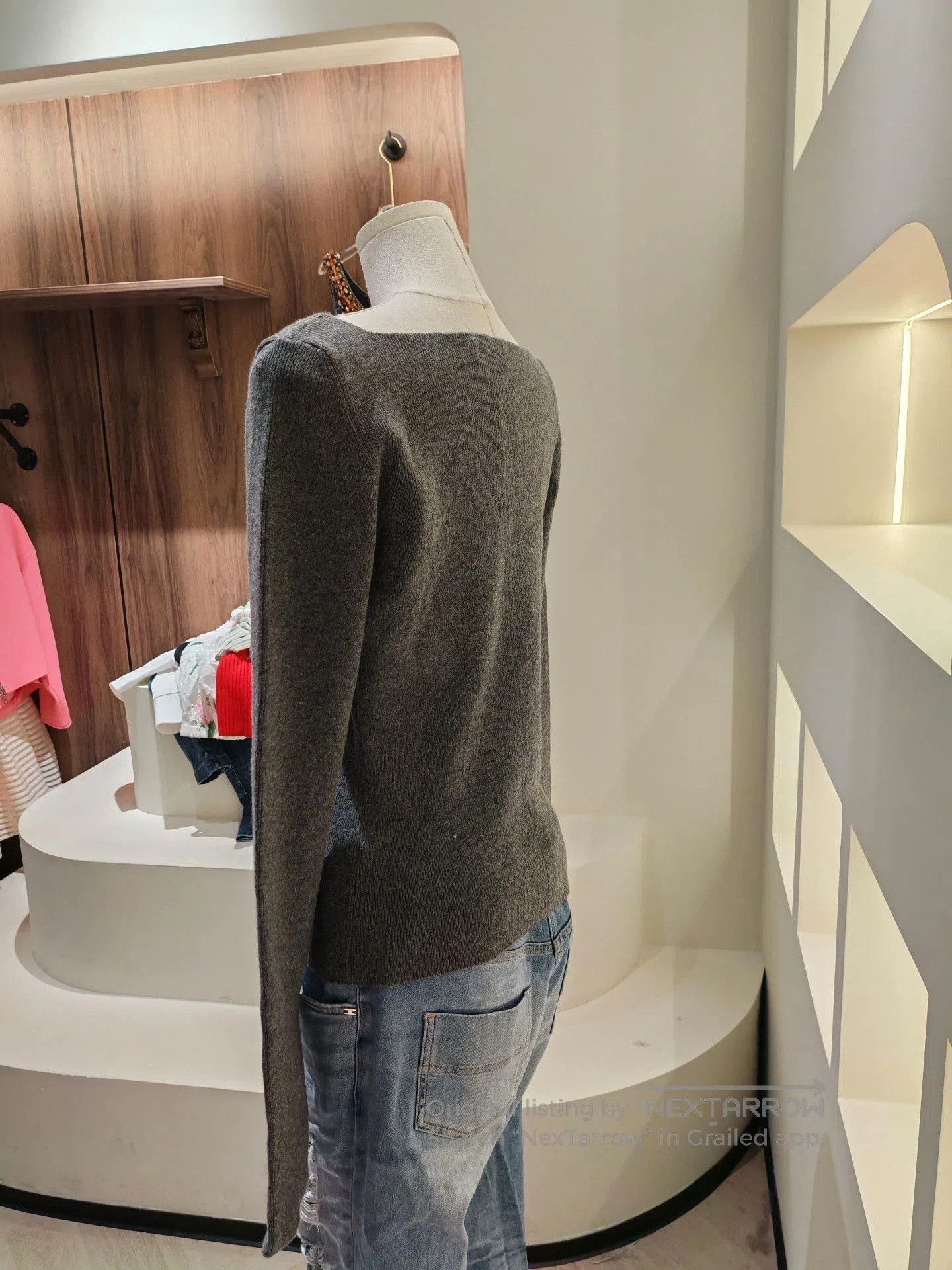 Balenciaga Balenciaga V-Neck Knit Sweater. Size S / US 4 / IT 40 - 2 Thumbnail