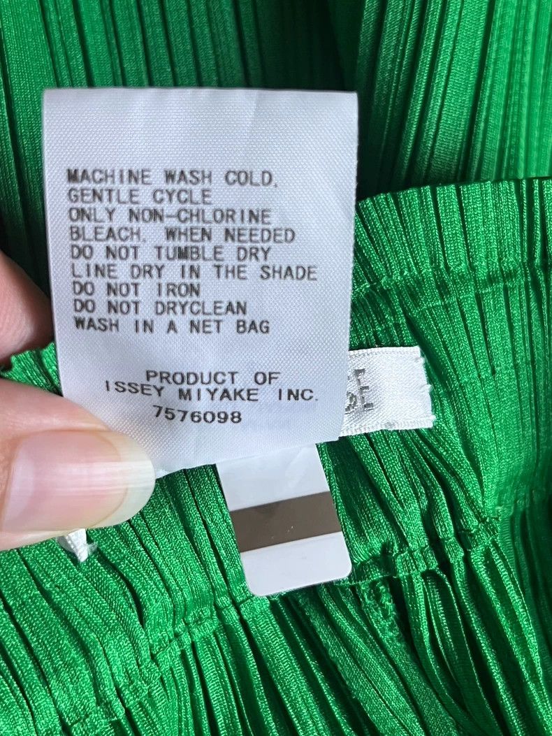 Issey Miyake Issey Miyake size:4 Green pleated kelp pants Size 22" - 5 Thumbnail