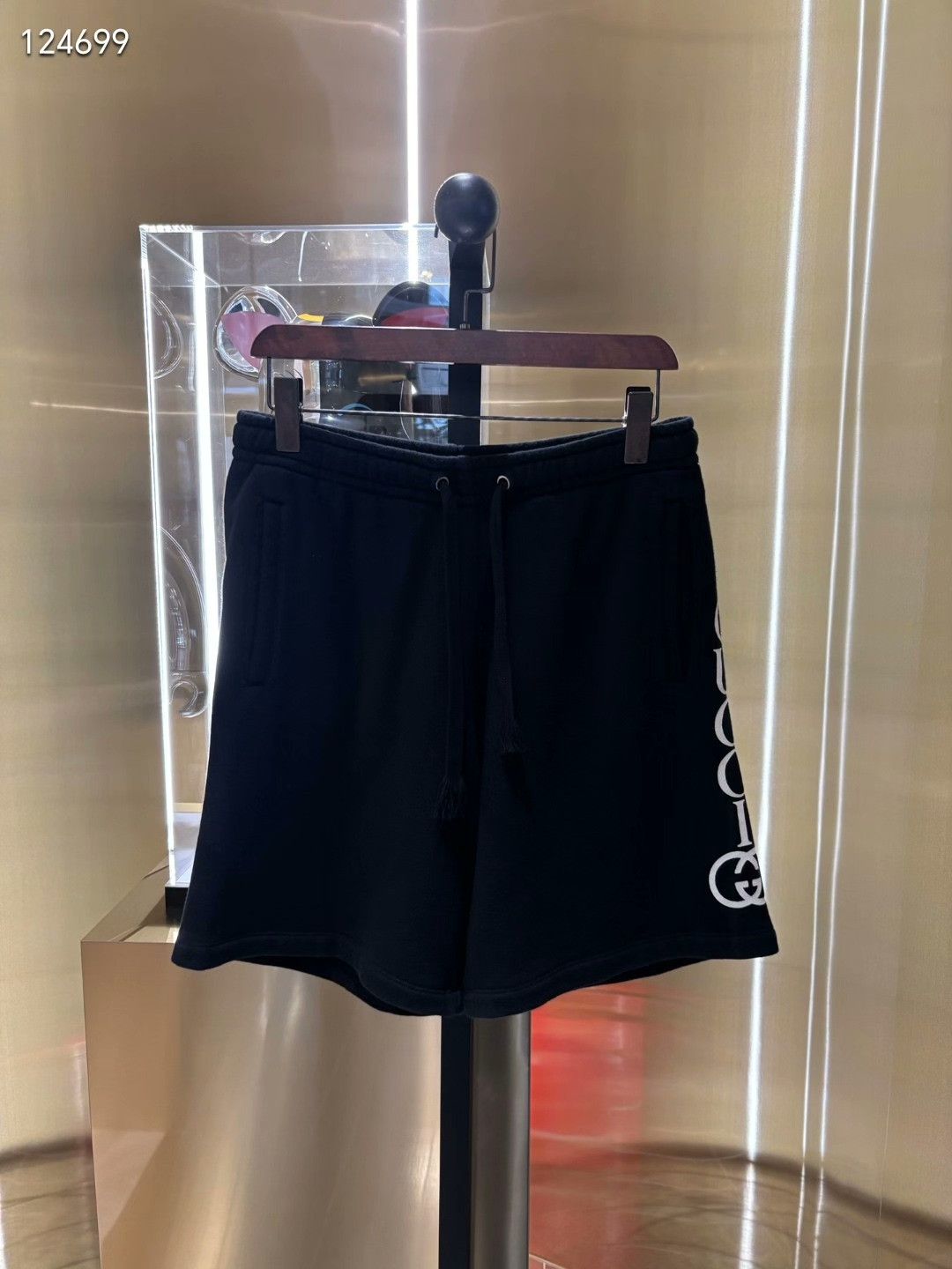 Gucci Gucci Black Letter Logo Casual Sport Shorts Size 32" / US 10 / IT 46 - 1 Thumbnail
