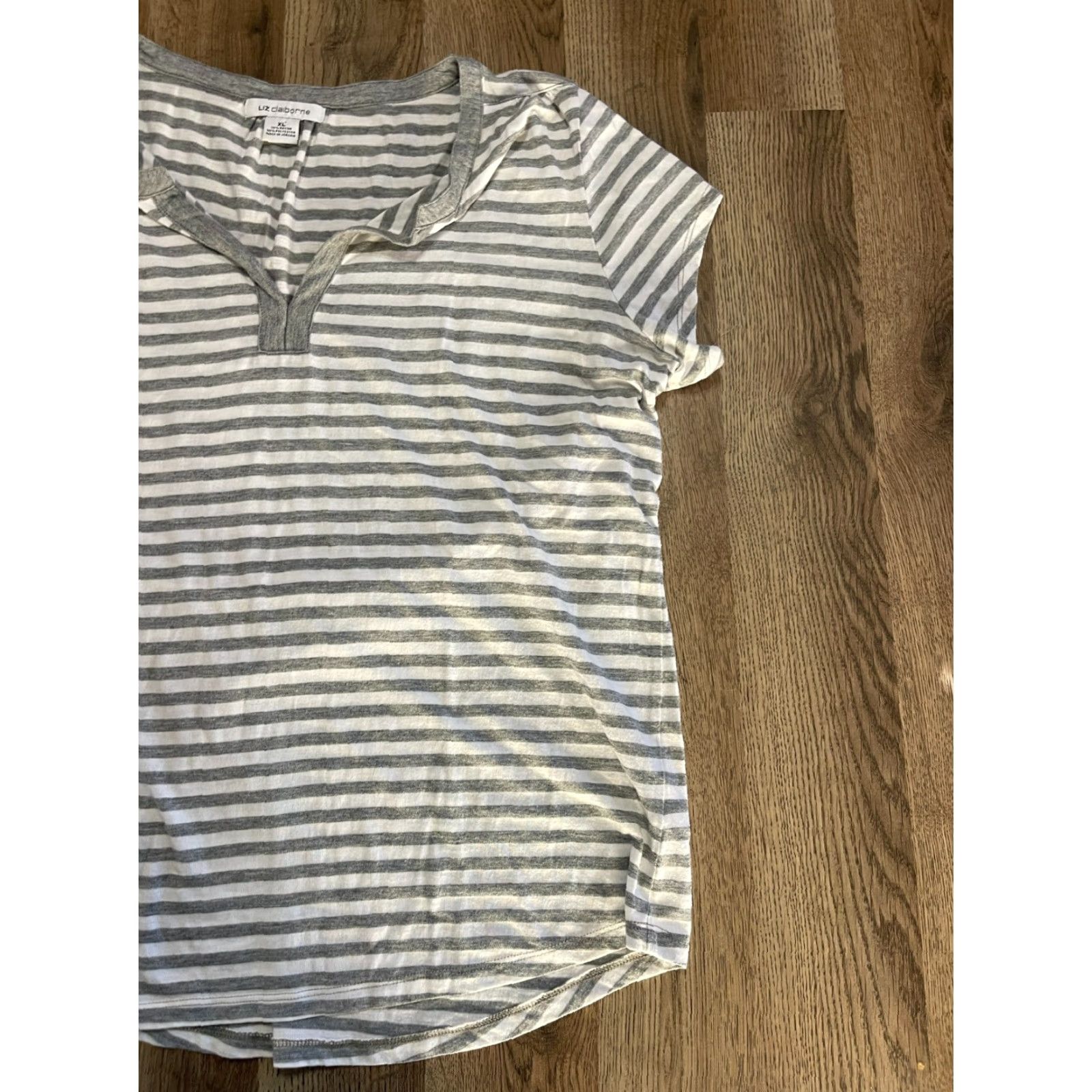 Liz Claiborne Liz Claiborne Shirt Women XL Gray White Striped Short Sleeve T-Shirt Casual Basic Modern Fall Spring Summer Womens Size XL / US 12-14 / IT 48-50 - 4 Thumbnail