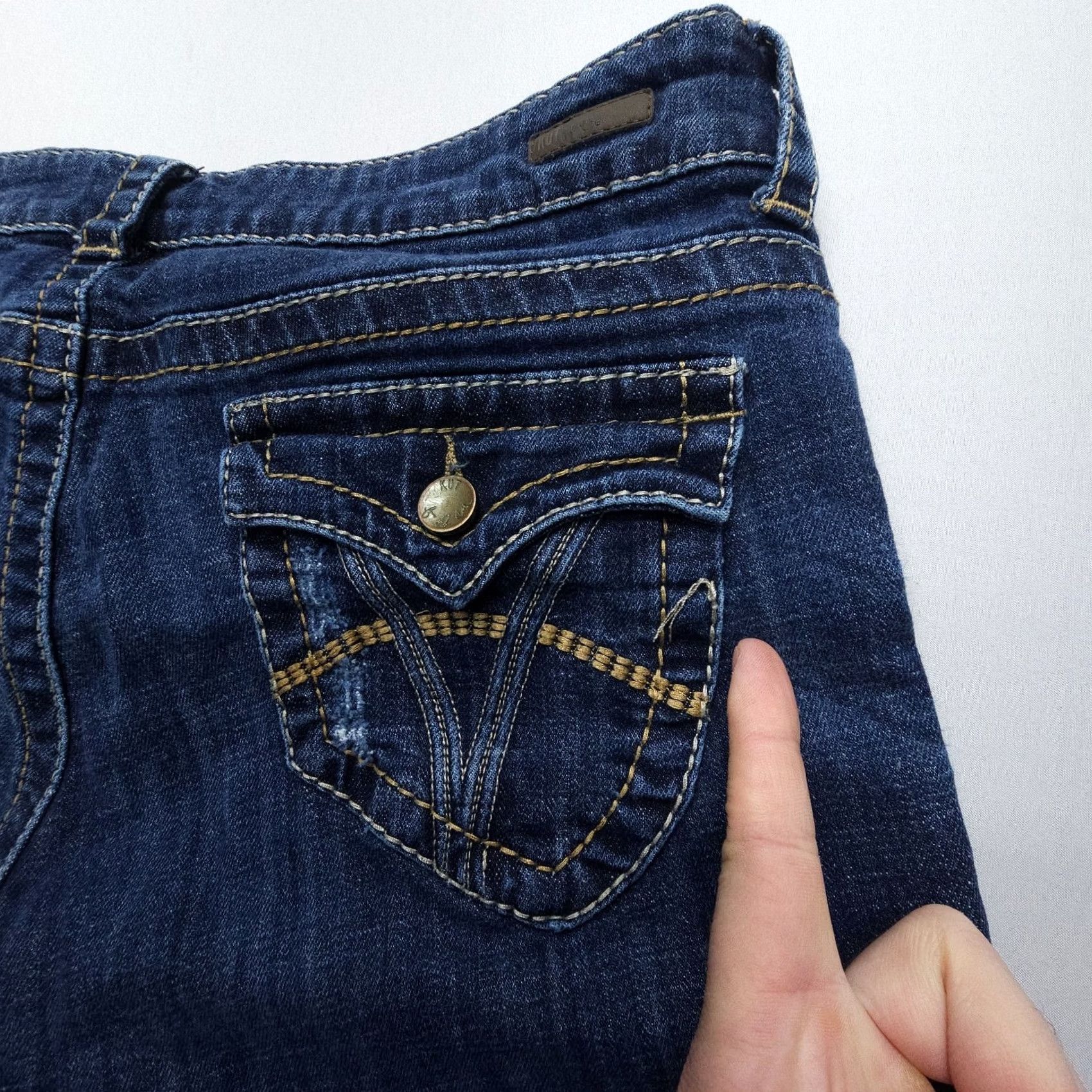 Vintage KUT from the Kloth Jeans Bootcut Womens 8 Denim Dark Wash 5-Pocket Pocket Flap Pockets Low Rise Blue Size 30" / US 8 / IT 44 - 4 Thumbnail