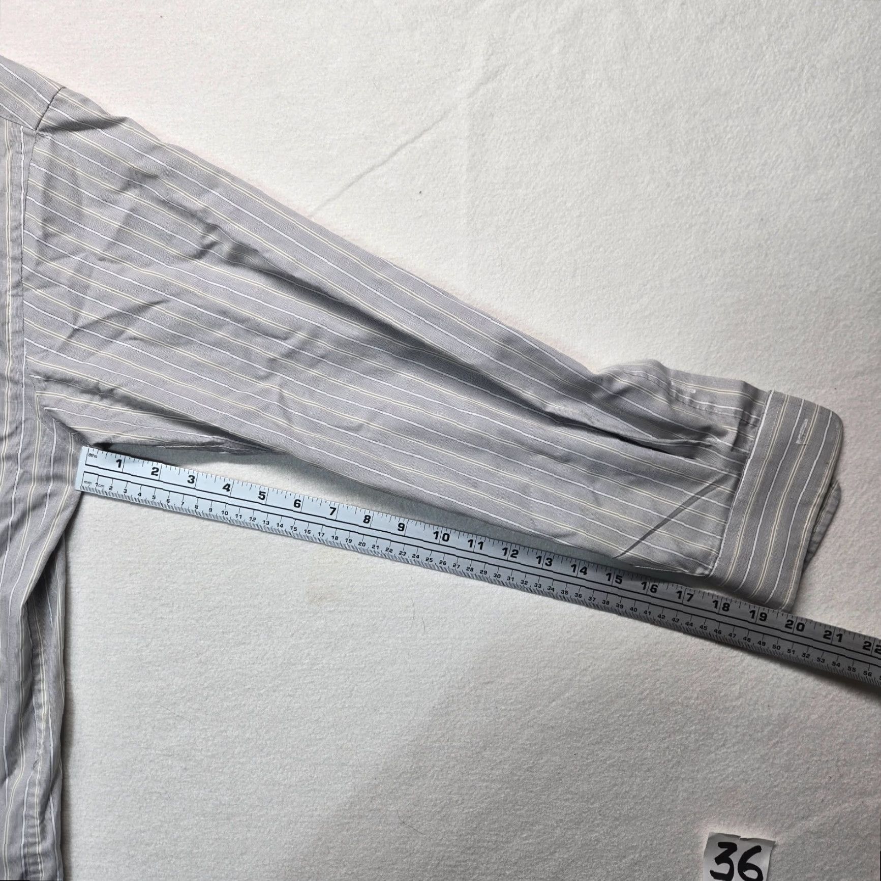Arrow VINTAGE Arrow Gray Striped Button-Up Shirt Long Sleeve Adult Mens Size 15.5 32/33 Size US M / EU 48-50 / 2 - 5 Thumbnail